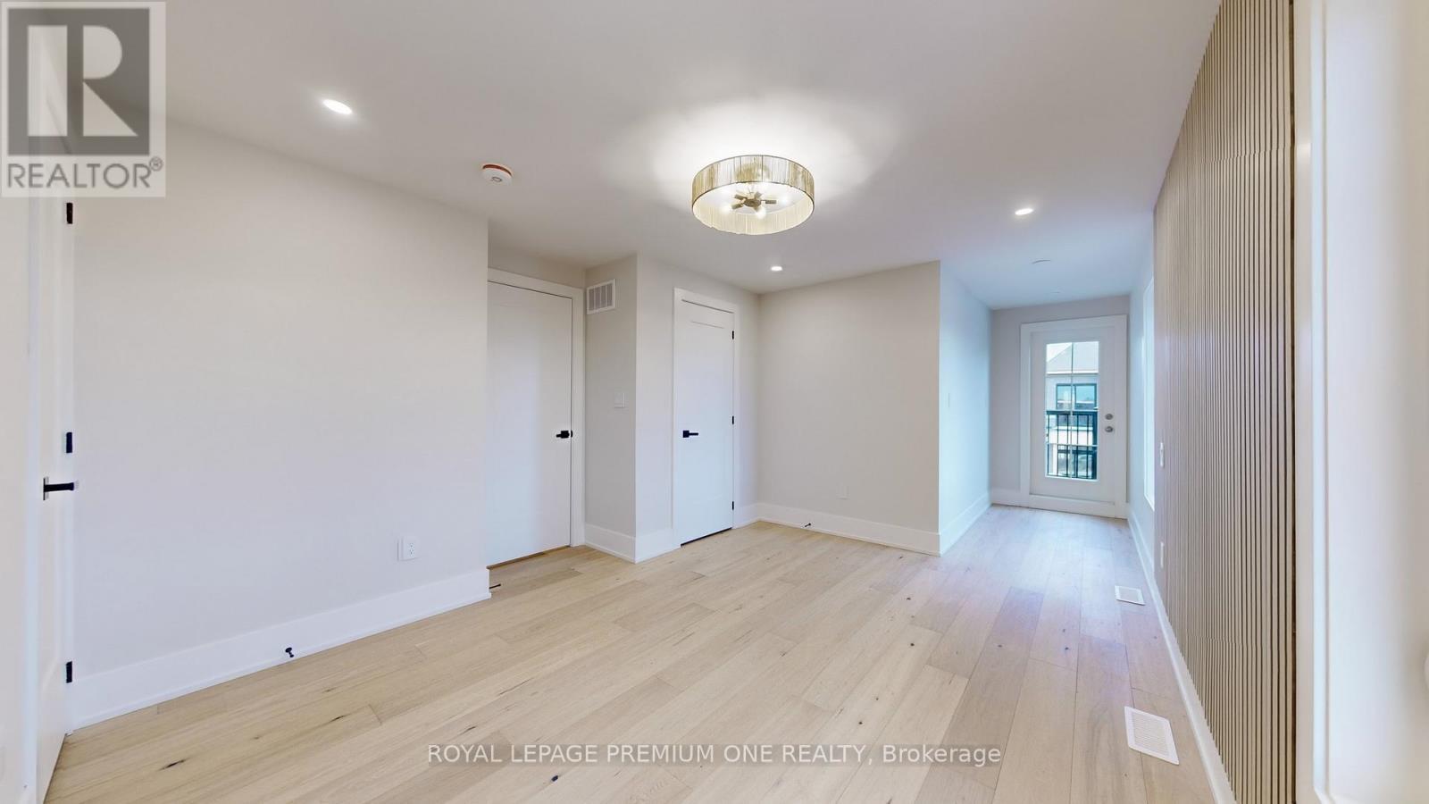 












17 - 2031 MATTEER COURT

,
Innisfil,




Ontario
L9S4T9

