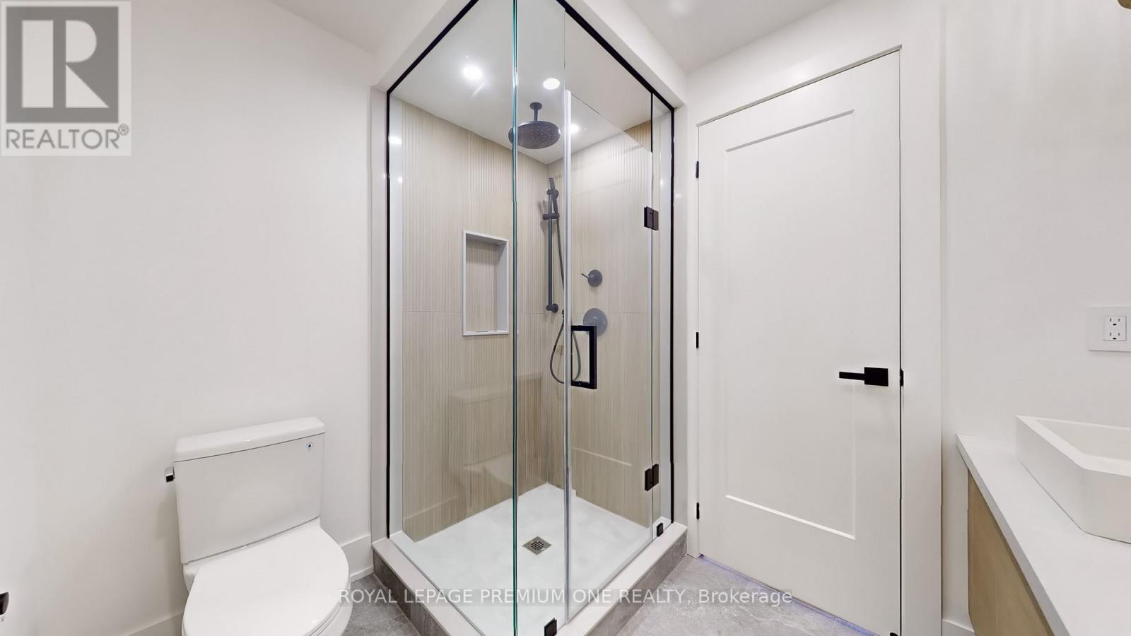 












17 - 2031 MATTEER COURT

,
Innisfil,




Ontario
L9S4T9

