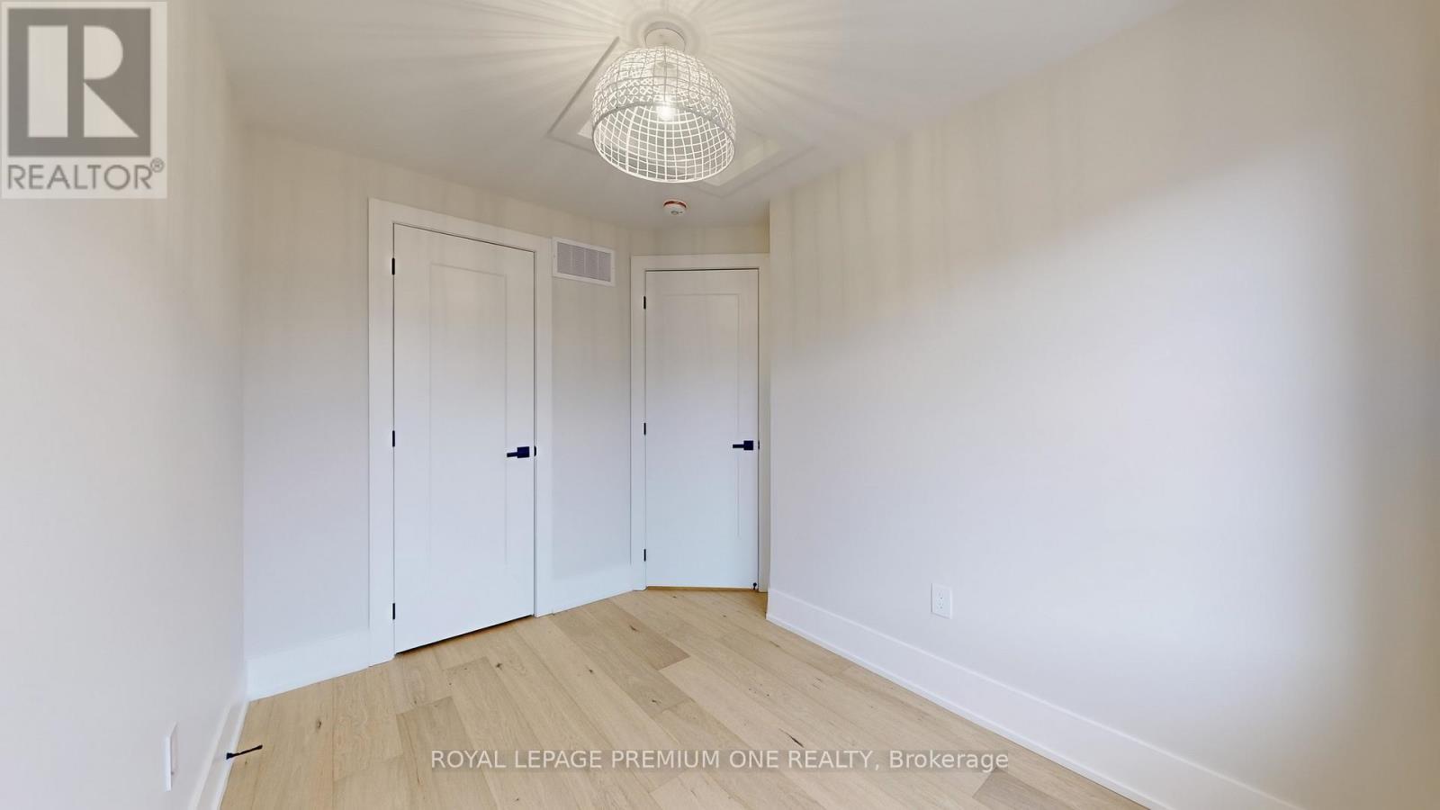 












17 - 2031 MATTEER COURT

,
Innisfil,




Ontario
L9S4T9


