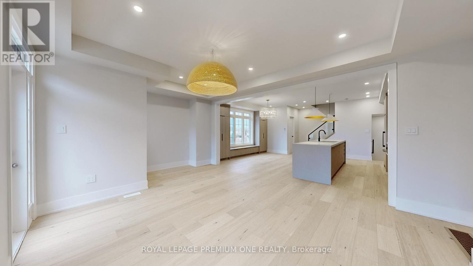 












17 - 2031 MATTEER COURT

,
Innisfil,




Ontario
L9S4T9

