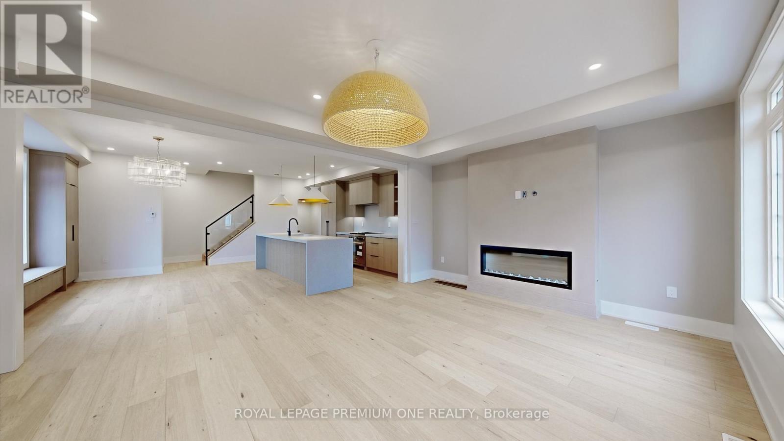 












17 - 2031 MATTEER COURT

,
Innisfil,




Ontario
L9S4T9

