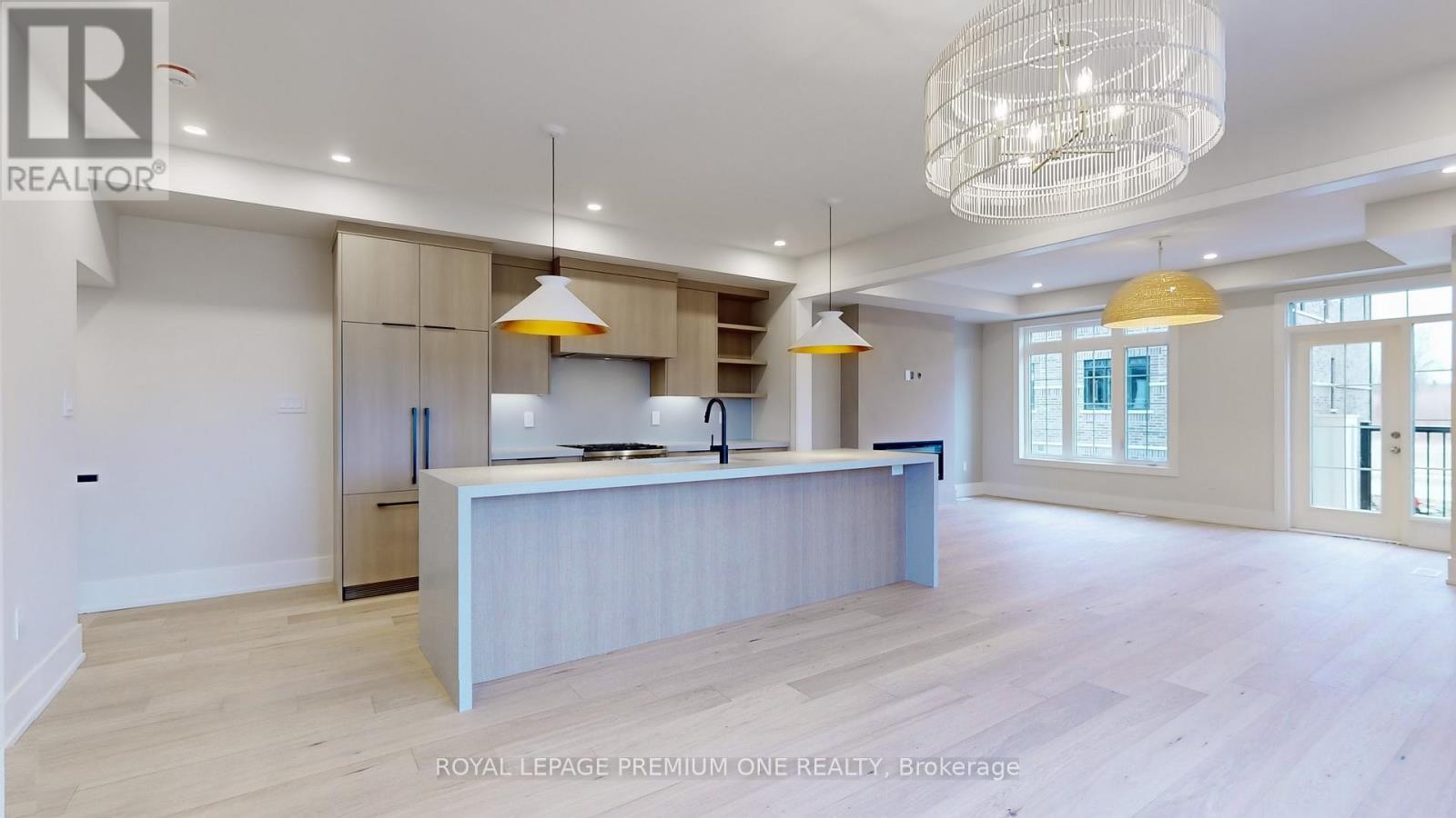 












17 - 2031 MATTEER COURT

,
Innisfil,




Ontario
L9S4T9

