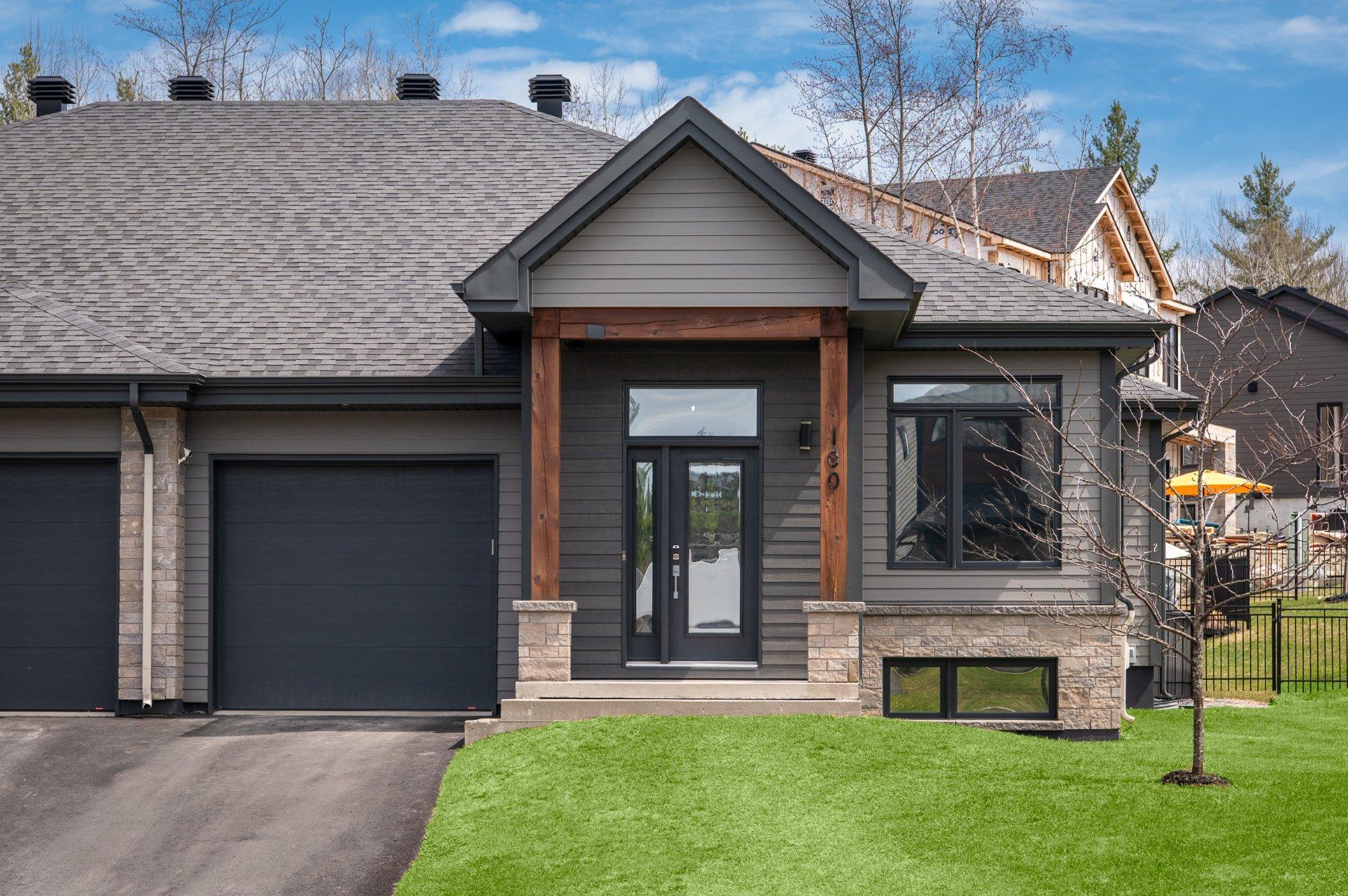 









100


Av. de l'Ail-des-Bois

,
Magog,




QC
J1X0X6

