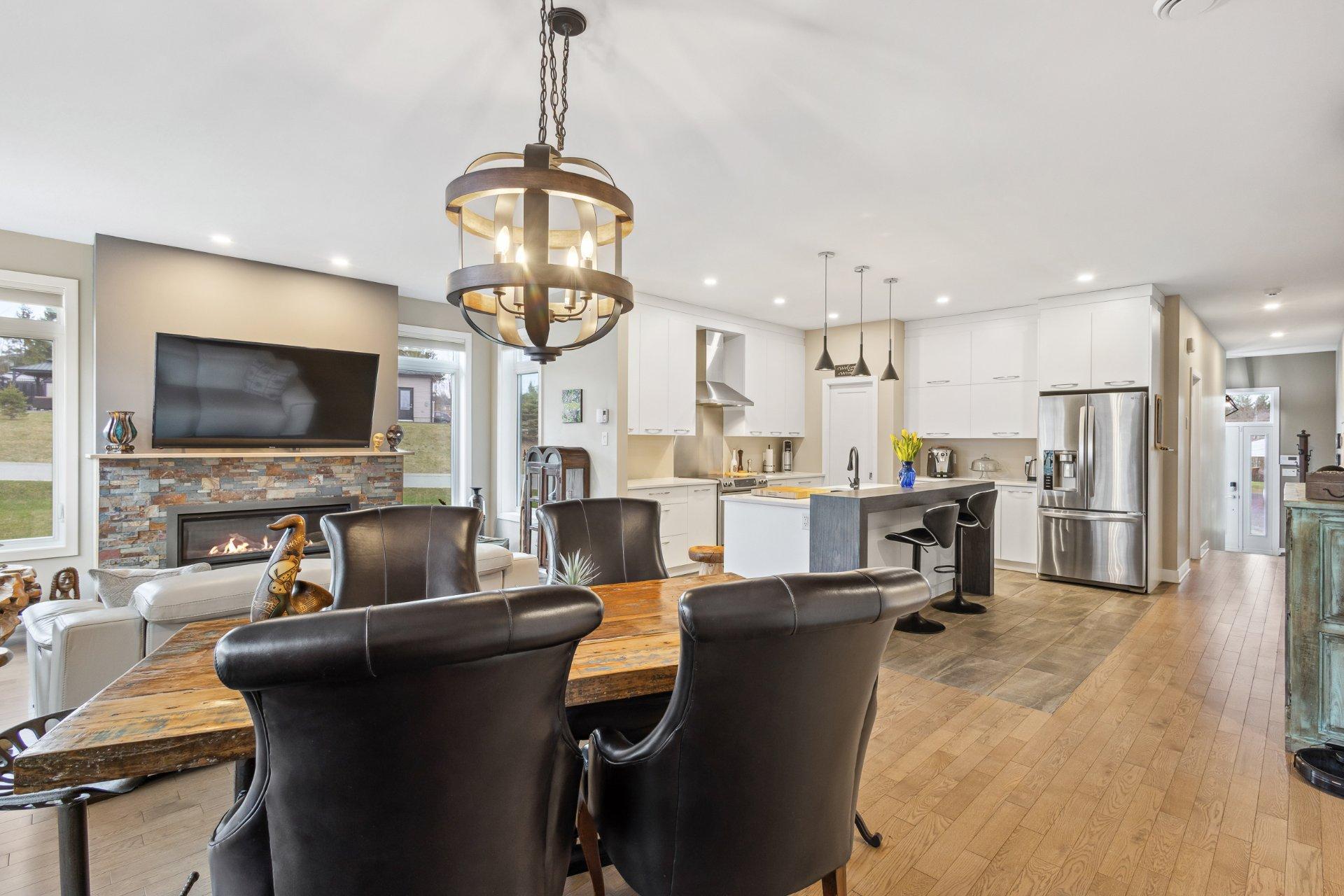 









100


Av. de l'Ail-des-Bois

,
Magog,




QC
J1X0X6

