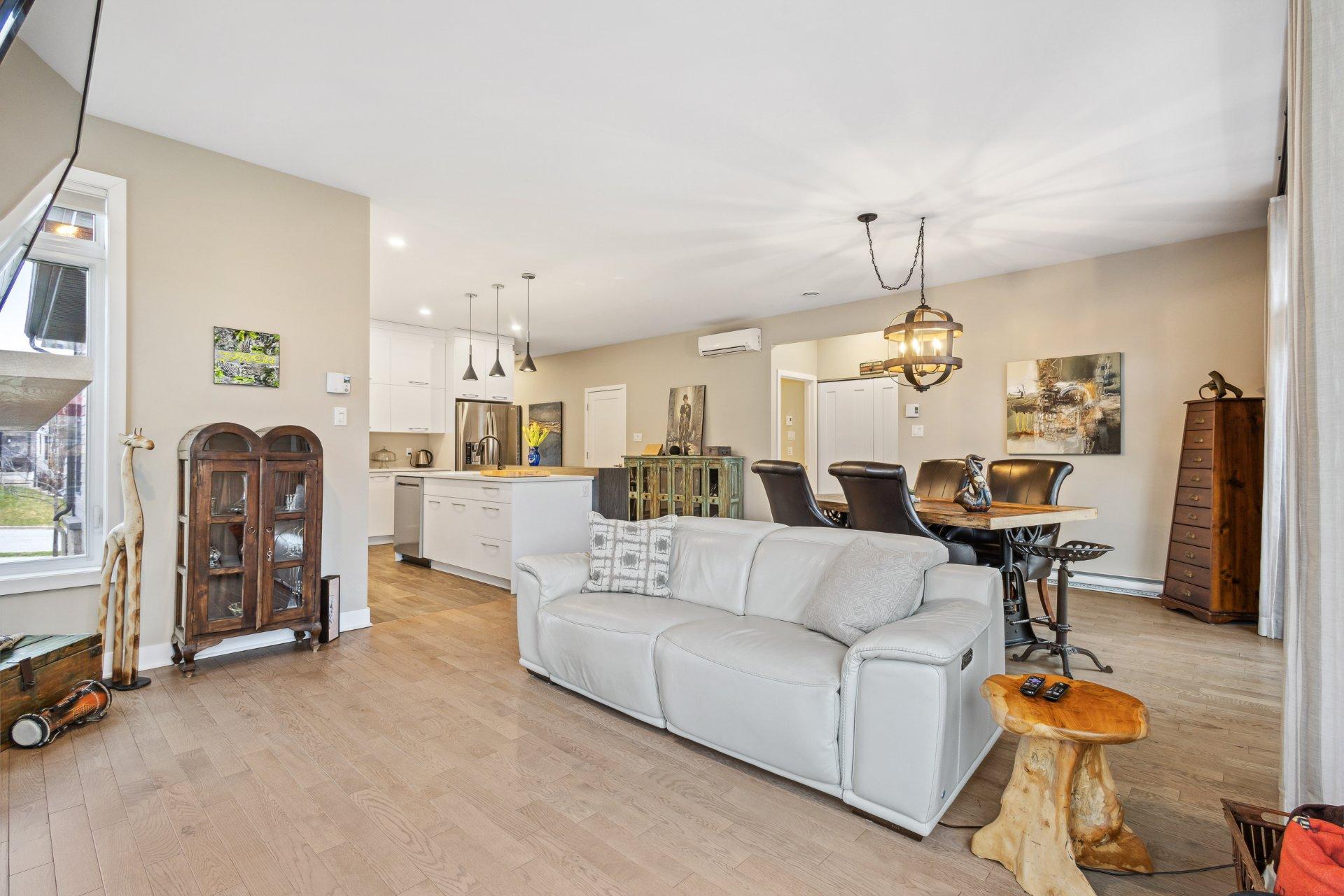 









100


Av. de l'Ail-des-Bois

,
Magog,




QC
J1X0X6

