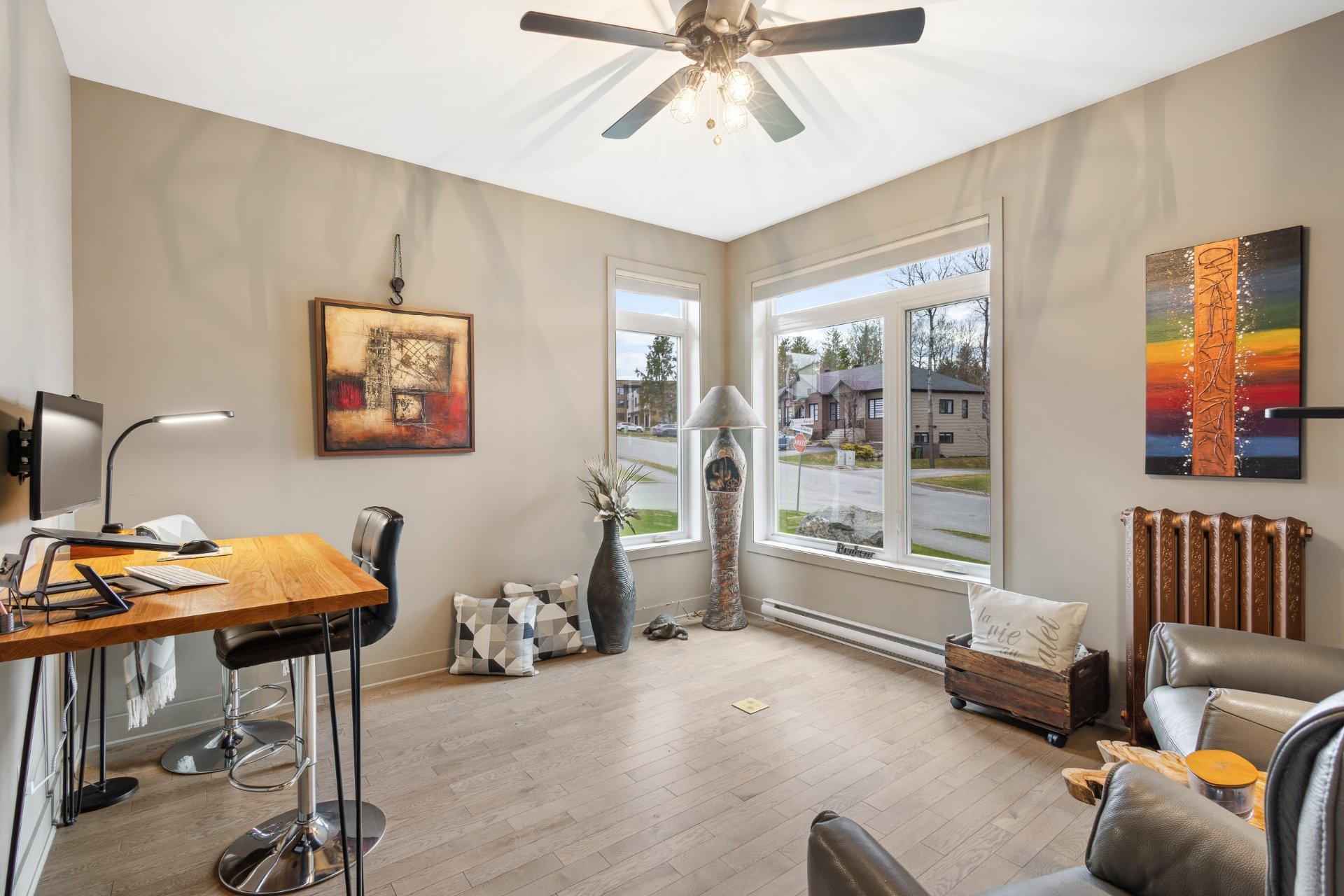 









100


Av. de l'Ail-des-Bois

,
Magog,




QC
J1X0X6


