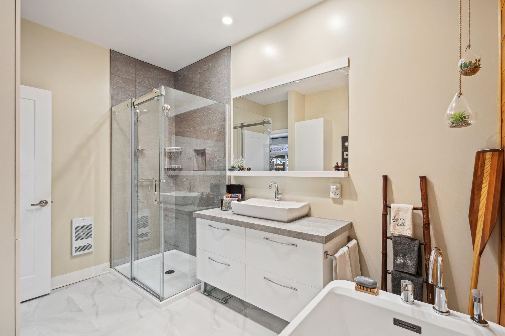 









100


Av. de l'Ail-des-Bois

,
Magog,




QC
J1X0X6

