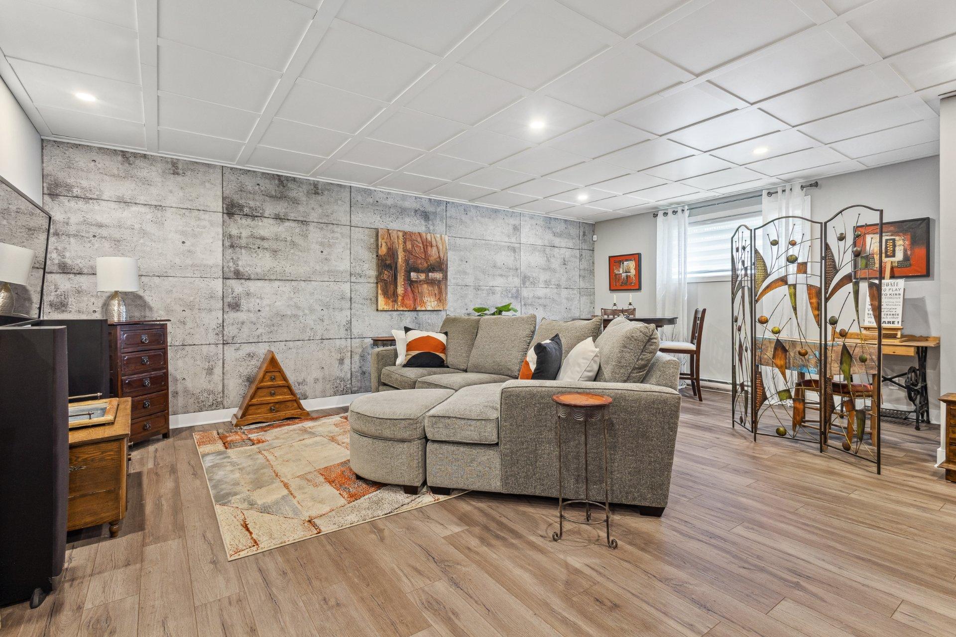 









100


Av. de l'Ail-des-Bois

,
Magog,




QC
J1X0X6

