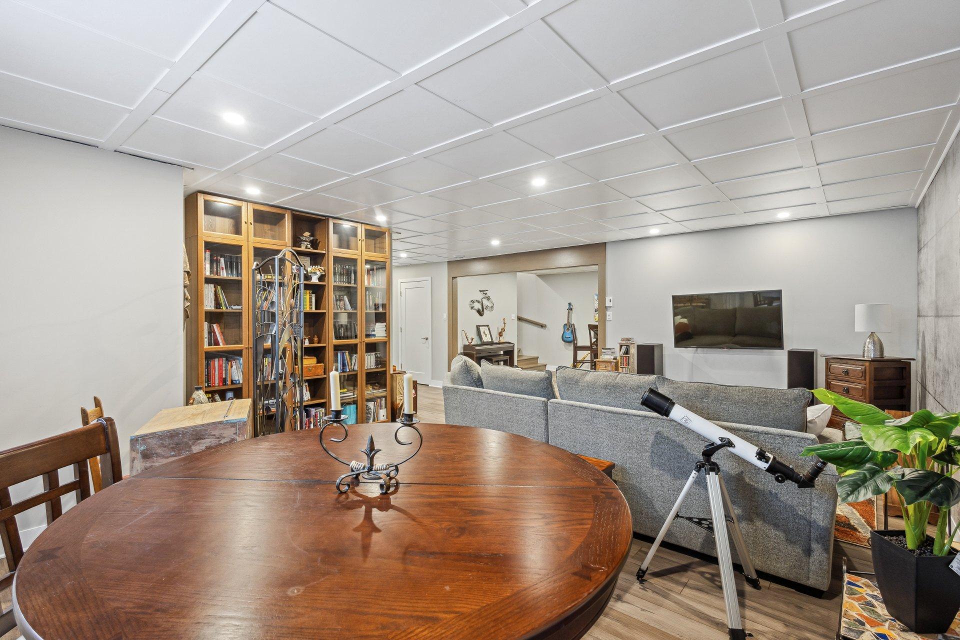 









100


Av. de l'Ail-des-Bois

,
Magog,




QC
J1X0X6

