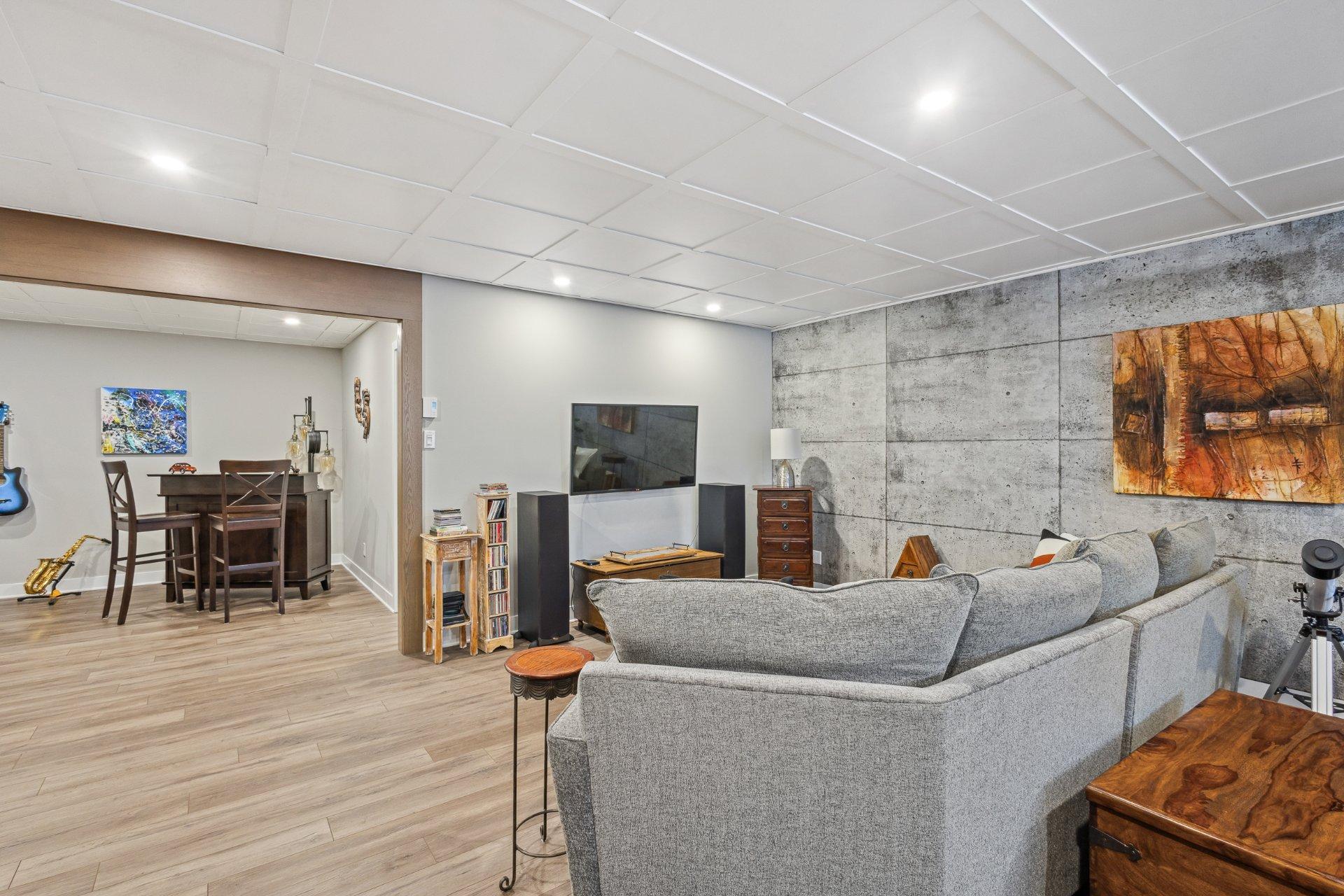 









100


Av. de l'Ail-des-Bois

,
Magog,




QC
J1X0X6

