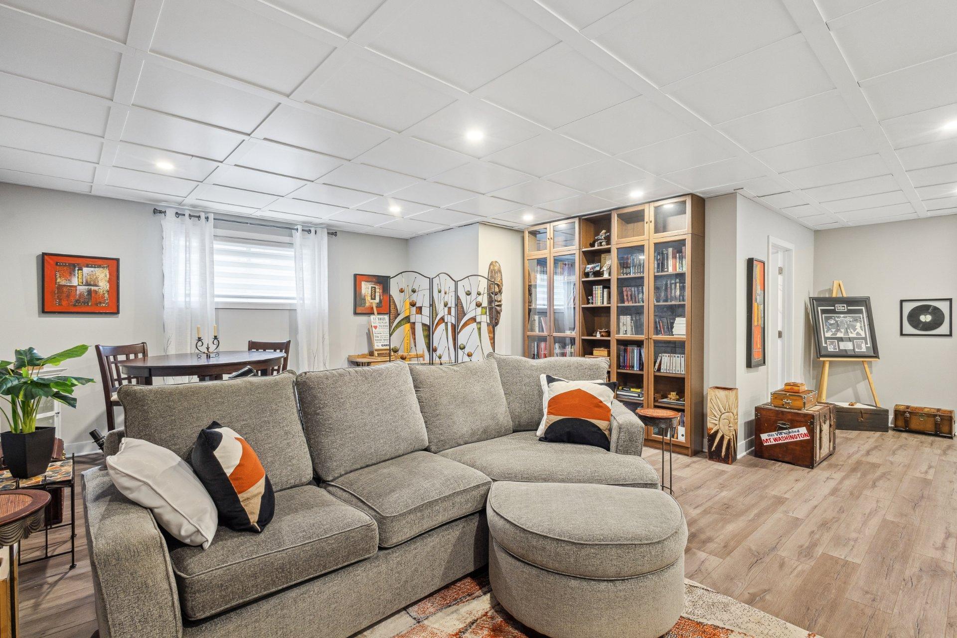 









100


Av. de l'Ail-des-Bois

,
Magog,




QC
J1X0X6

