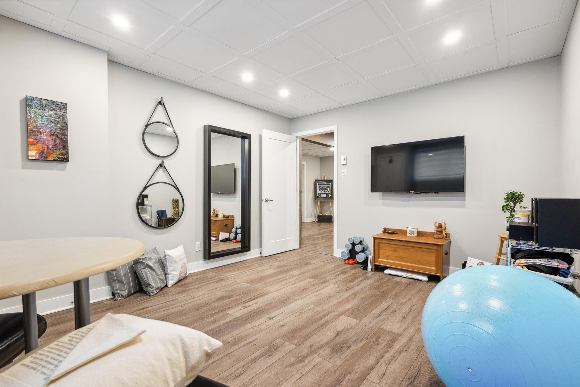 









100


Av. de l'Ail-des-Bois

,
Magog,




QC
J1X0X6

