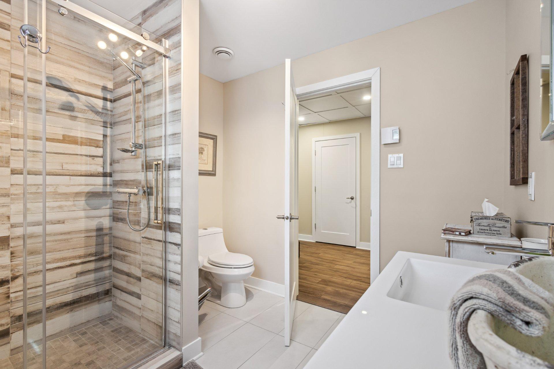 









100


Av. de l'Ail-des-Bois

,
Magog,




QC
J1X0X6

