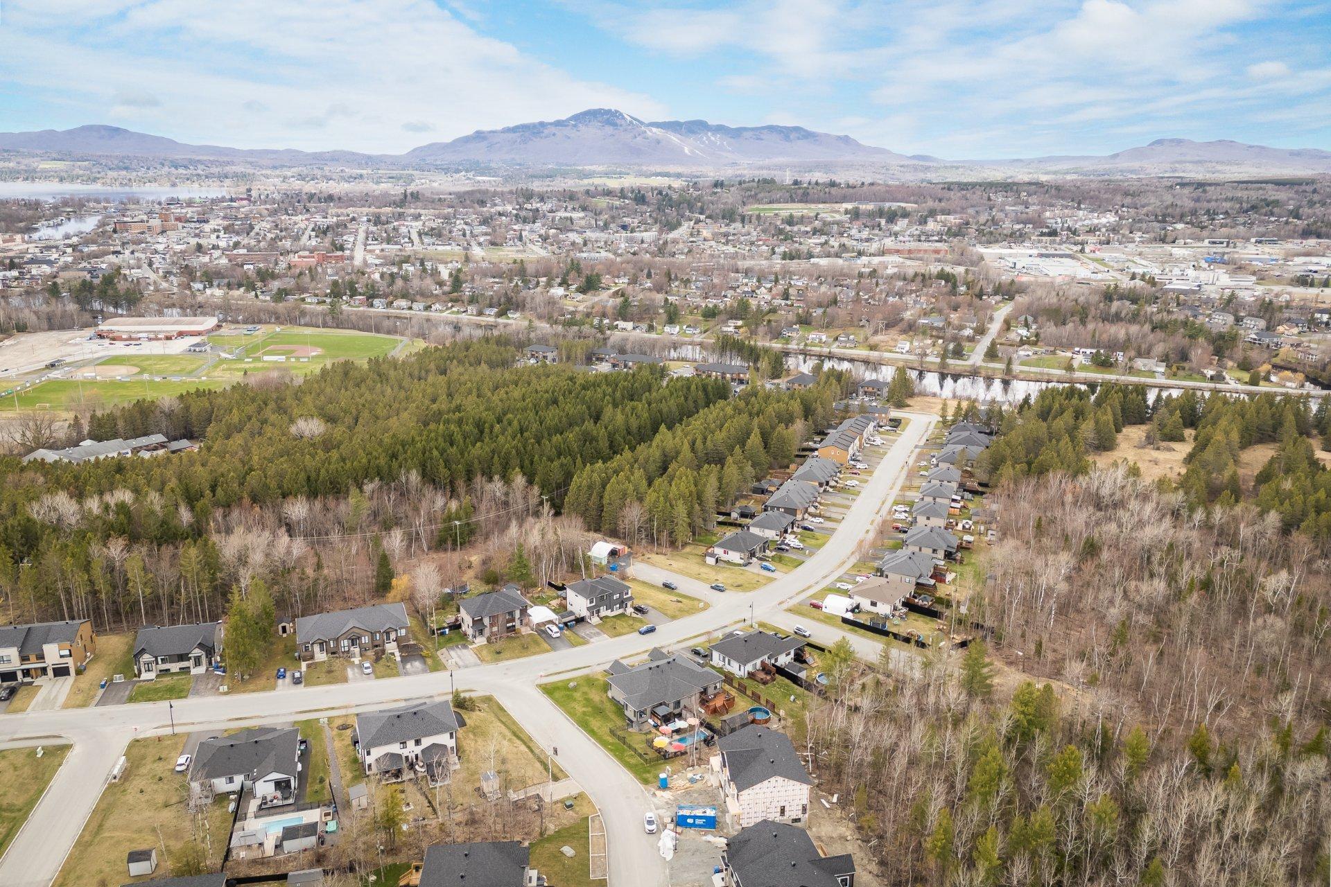 









100


Av. de l'Ail-des-Bois

,
Magog,




QC
J1X0X6


