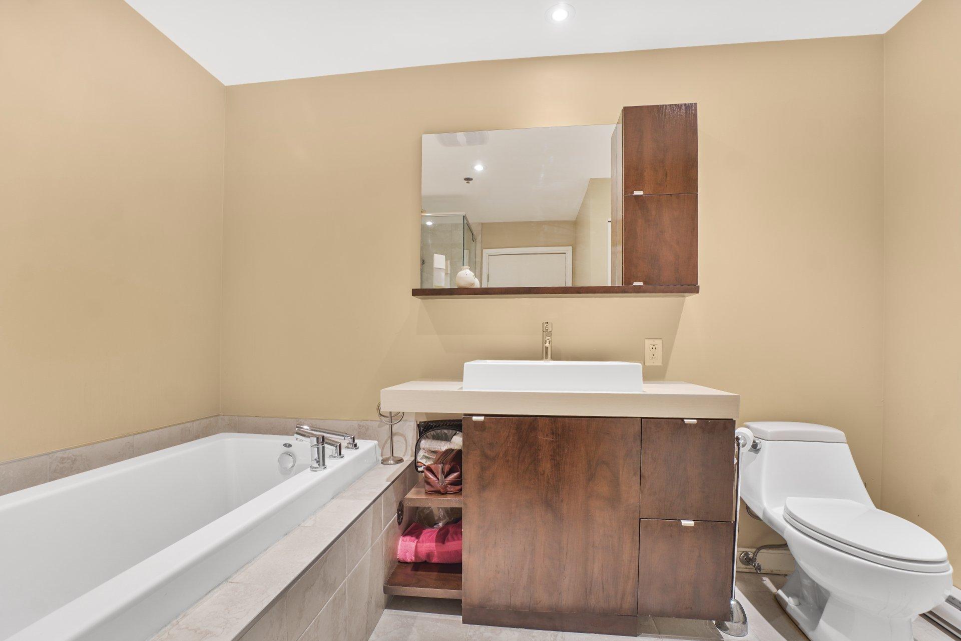 









201


Ch. de la Pointe-Sud

, 614,
Montréal (Verdun/Île-des-Soeurs),




QC
H3E0A2

