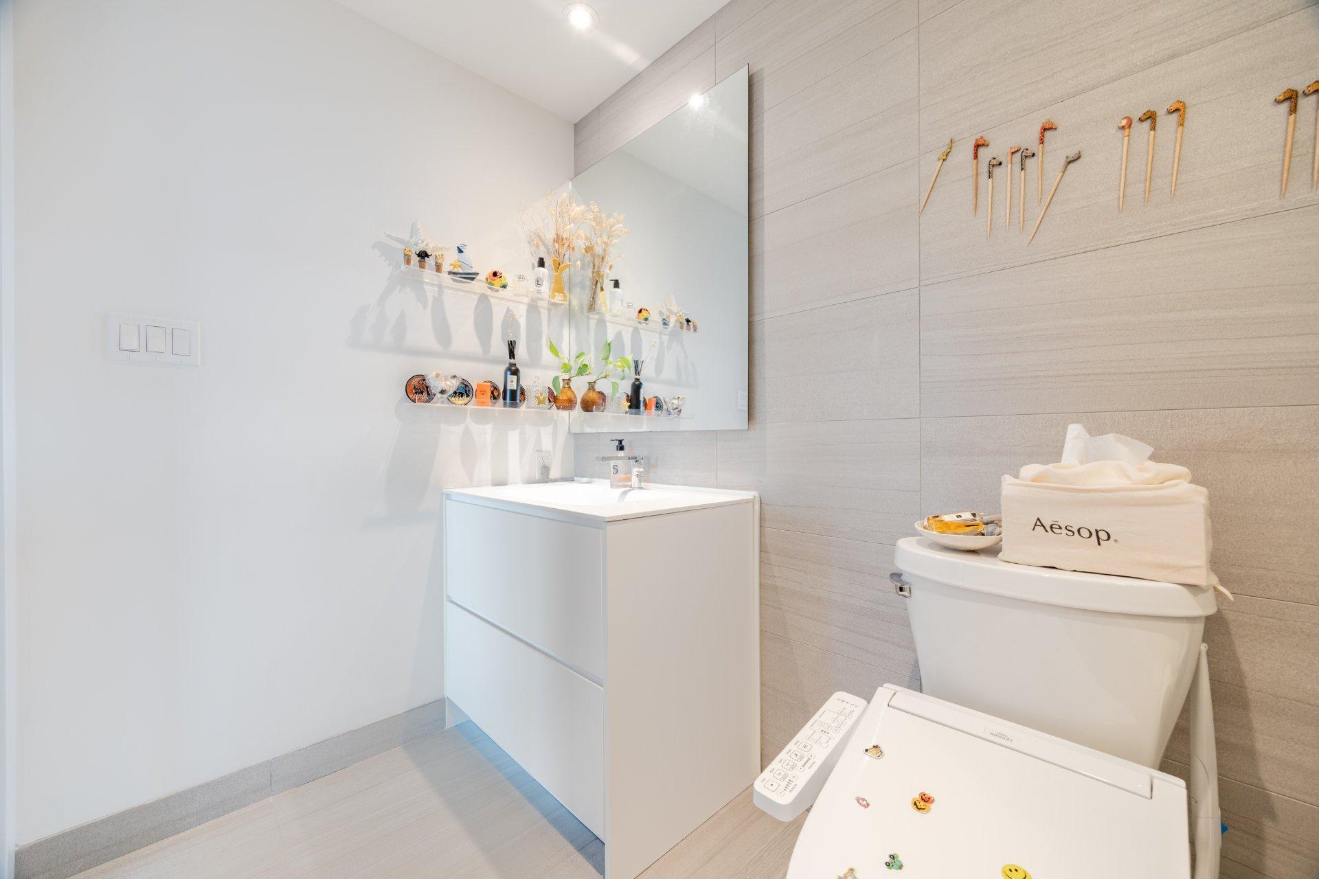 









900


Rue André-Prévost

, 503,
Montréal (Verdun/Île-des-Soeurs),




QC
H3E0E6

