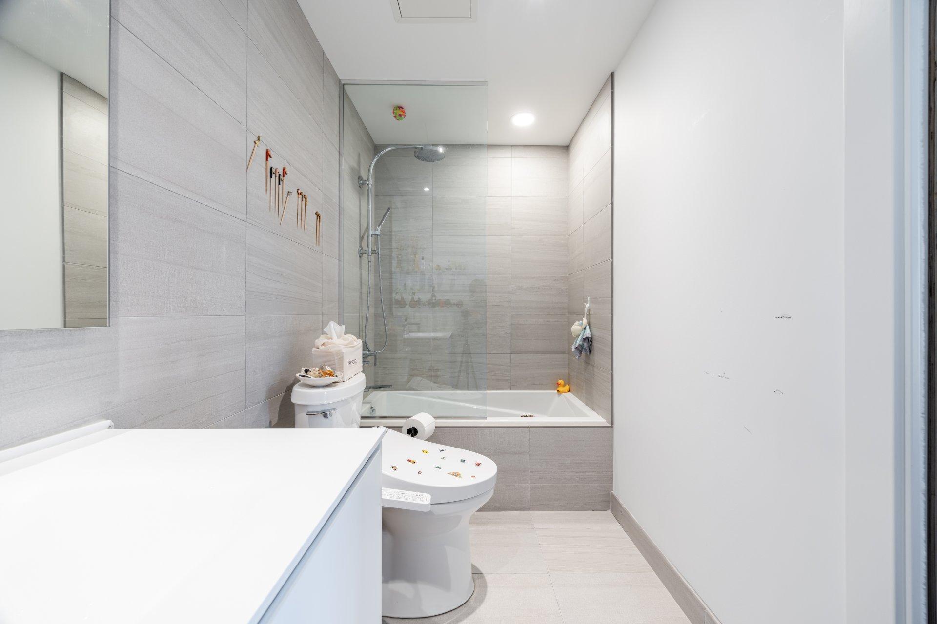 









900


Rue André-Prévost

, 503,
Montréal (Verdun/Île-des-Soeurs),




QC
H3E0E6

