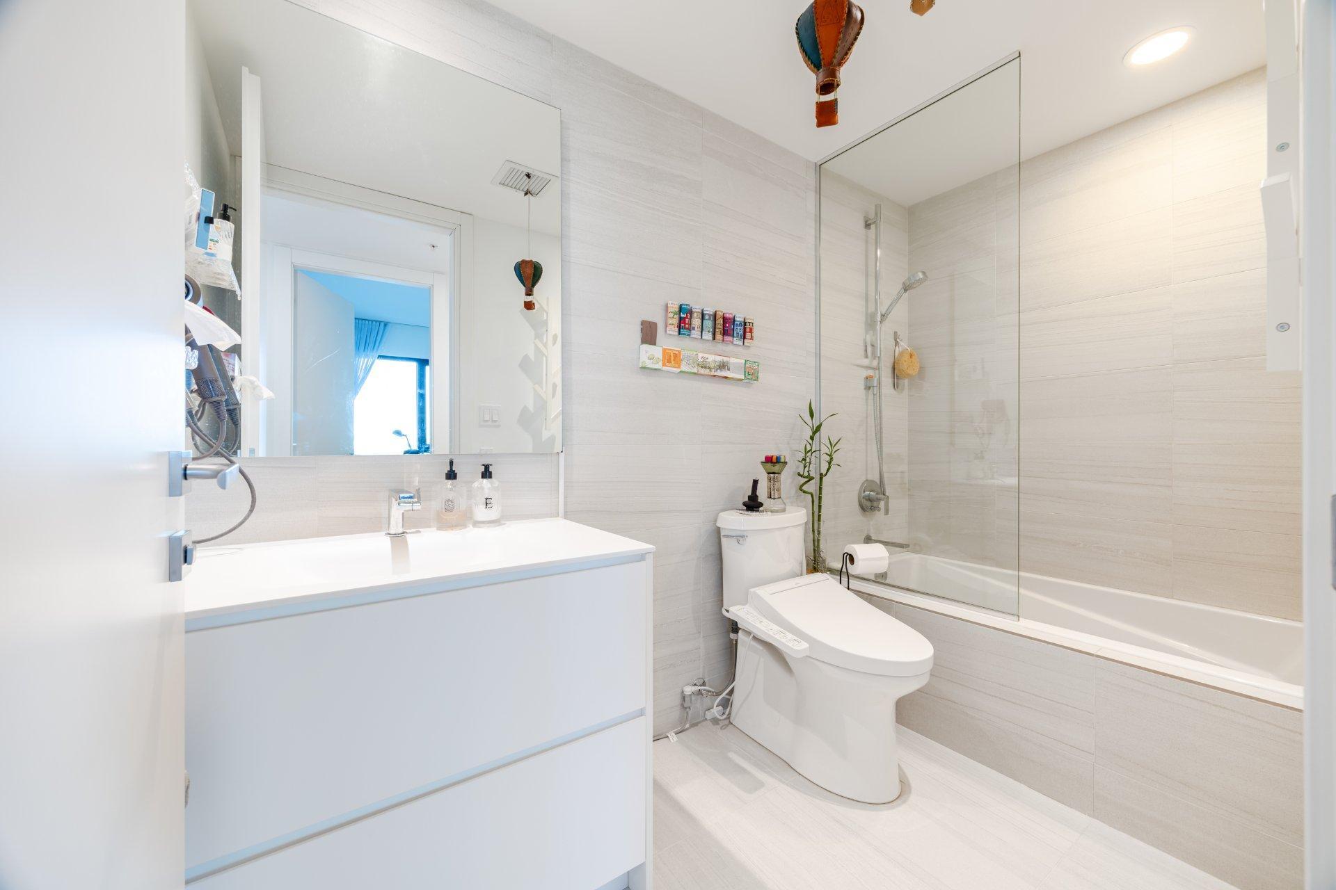 









900


Rue André-Prévost

, 503,
Montréal (Verdun/Île-des-Soeurs),




QC
H3E0E6

