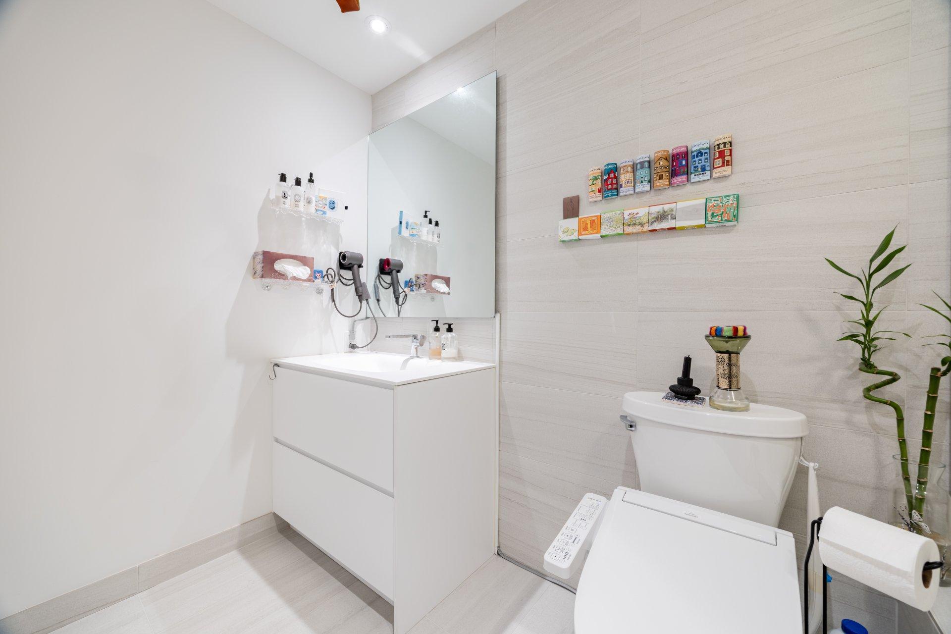 









900


Rue André-Prévost

, 503,
Montréal (Verdun/Île-des-Soeurs),




QC
H3E0E6


