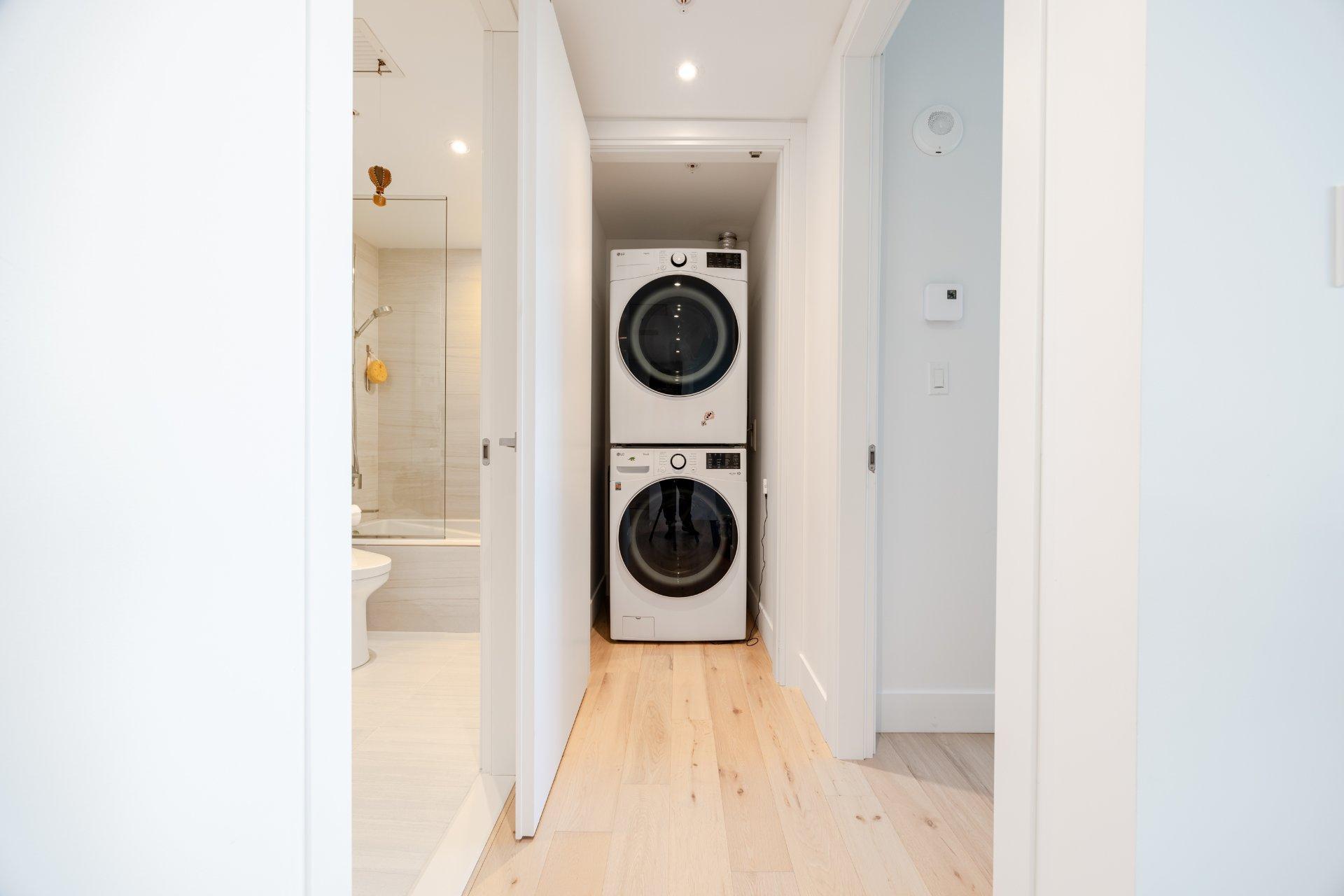 









900


Rue André-Prévost

, 503,
Montréal (Verdun/Île-des-Soeurs),




QC
H3E0E6

