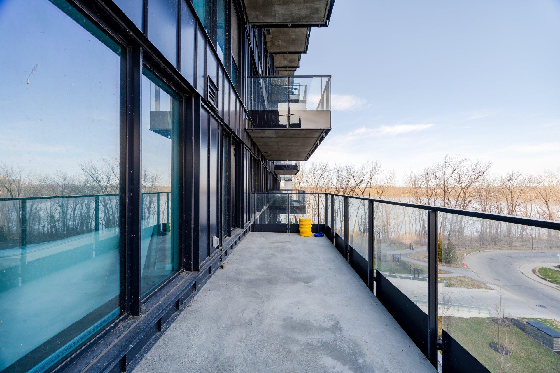 









900


Rue André-Prévost

, 503,
Montréal (Verdun/Île-des-Soeurs),




QC
H3E0E6

