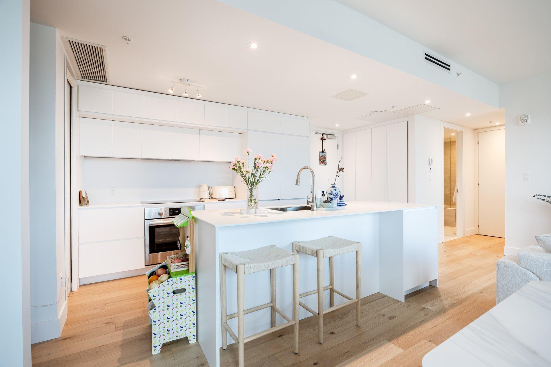 









900


Rue André-Prévost

, 503,
Montréal (Verdun/Île-des-Soeurs),




QC
H3E0E6

