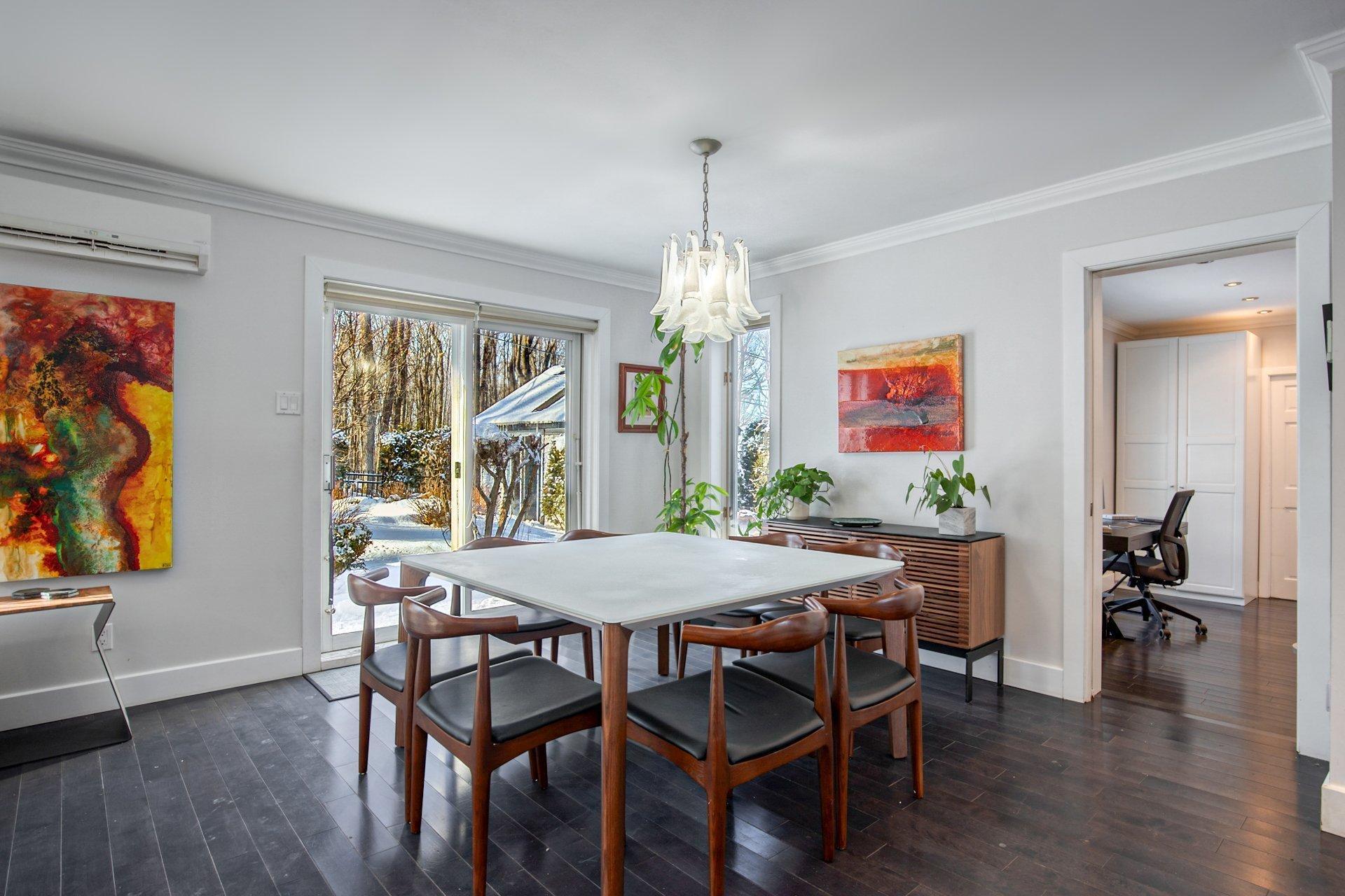 









11


Av. du Mont-St-Bruno

,
Sainte-Julie,




QC
J3E2Z8

