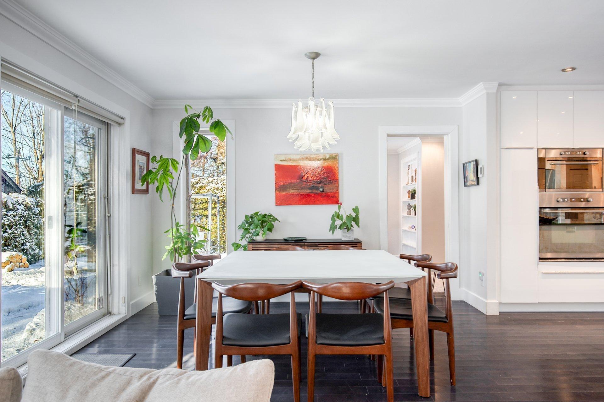 









11


Av. du Mont-St-Bruno

,
Sainte-Julie,




QC
J3E2Z8

