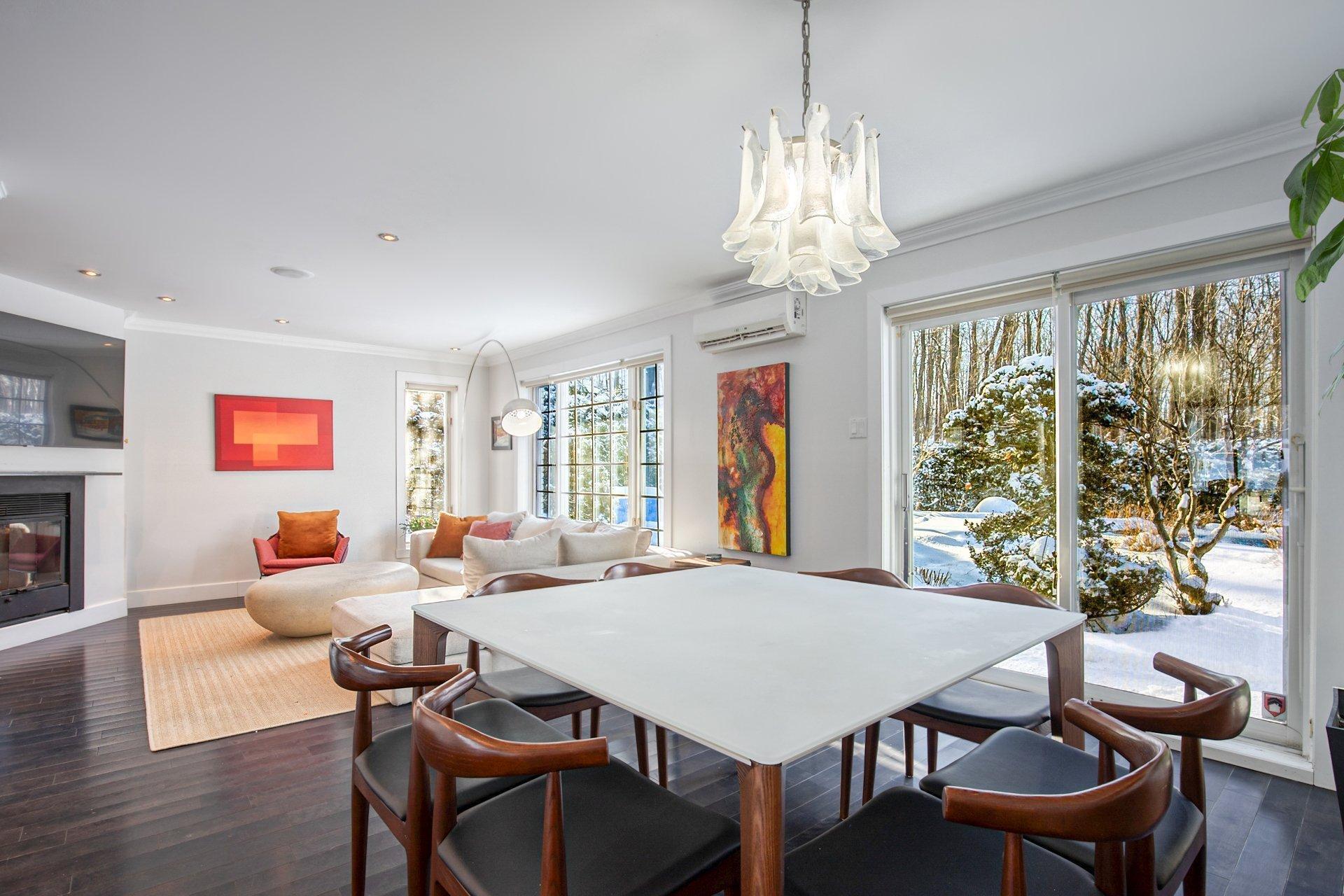 









11


Av. du Mont-St-Bruno

,
Sainte-Julie,




QC
J3E2Z8

