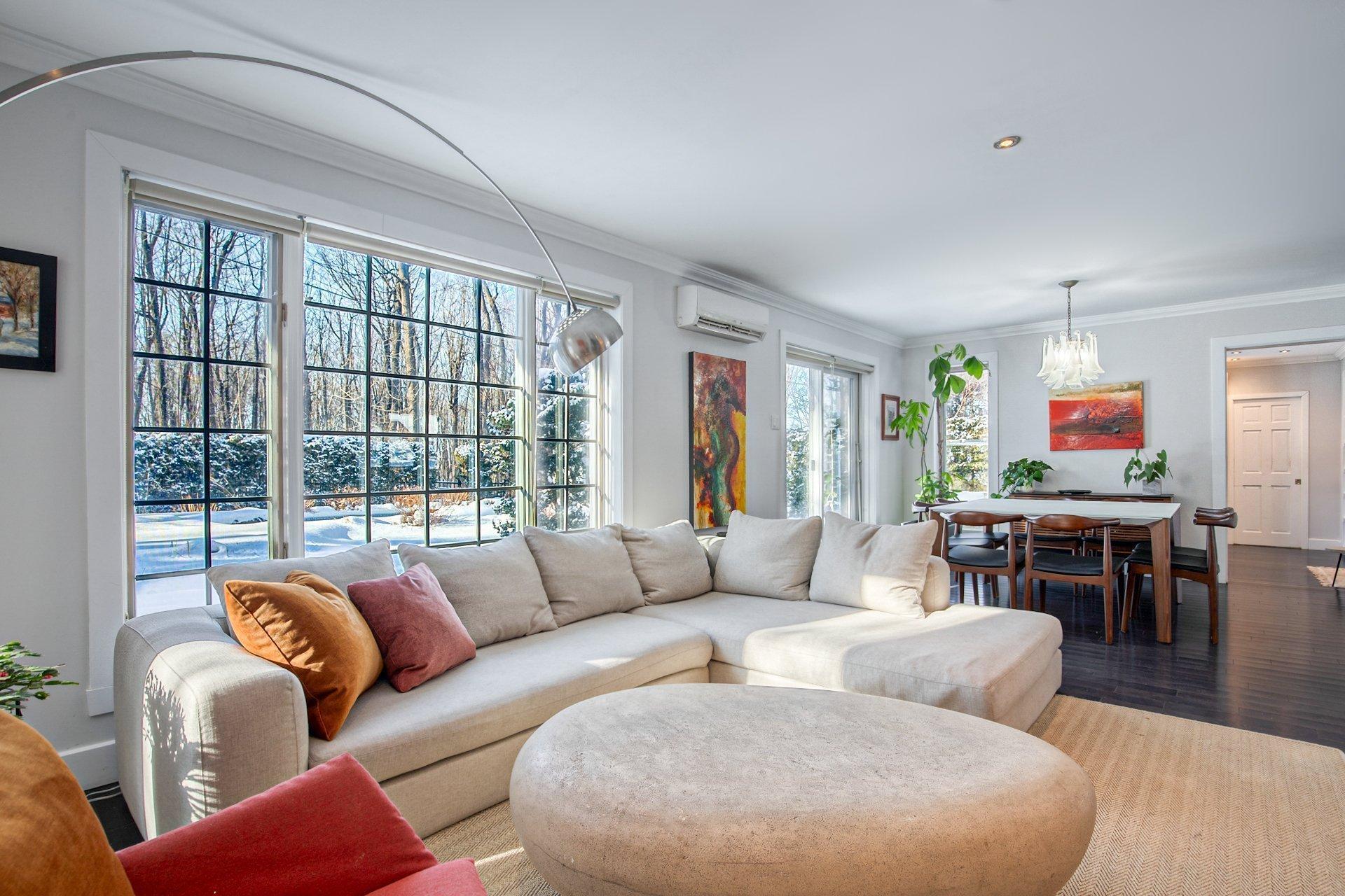 









11


Av. du Mont-St-Bruno

,
Sainte-Julie,




QC
J3E2Z8

