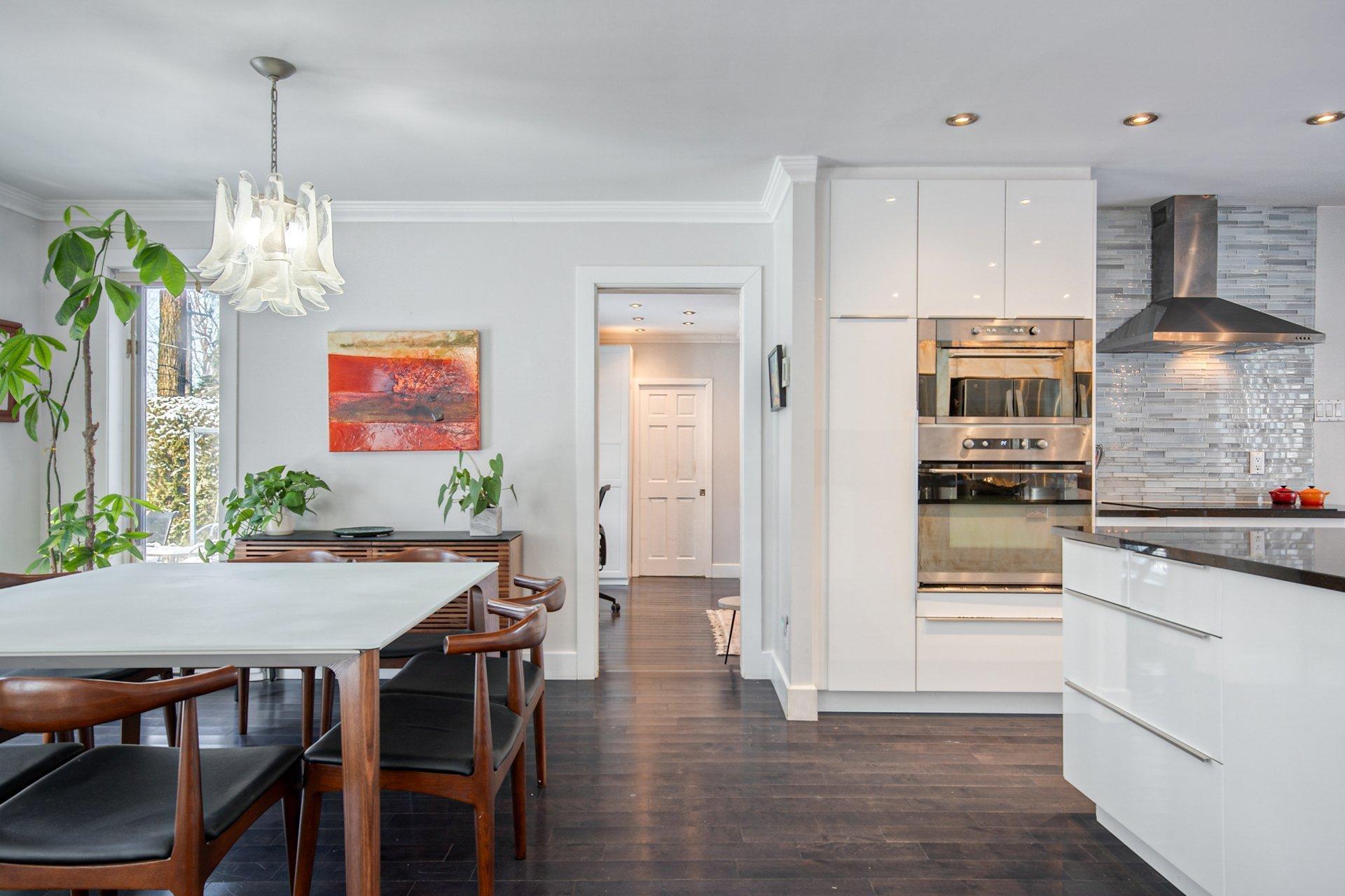 









11


Av. du Mont-St-Bruno

,
Sainte-Julie,




QC
J3E2Z8

