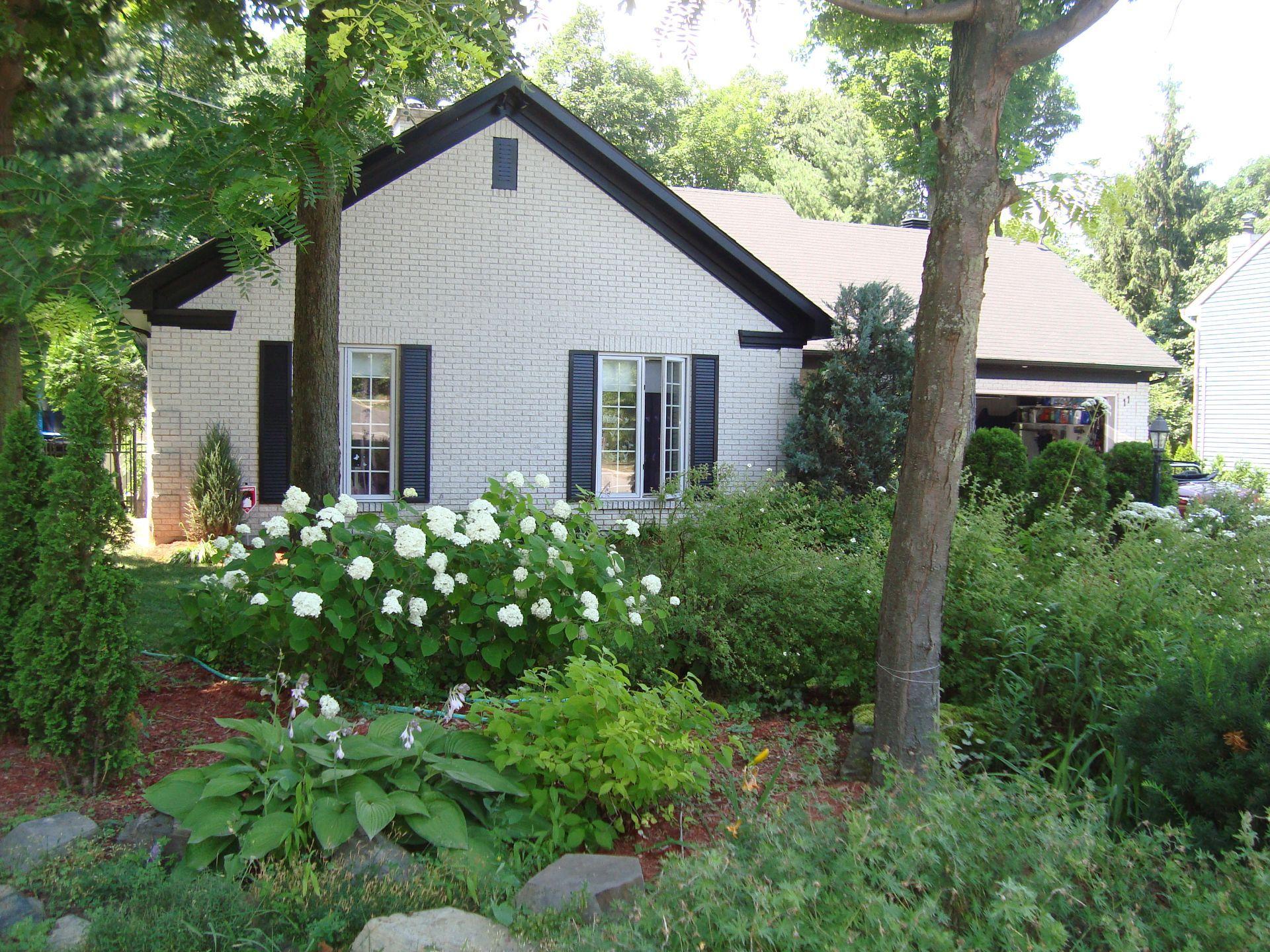 









11


Av. du Mont-St-Bruno

,
Sainte-Julie,




QC
J3E2Z8

