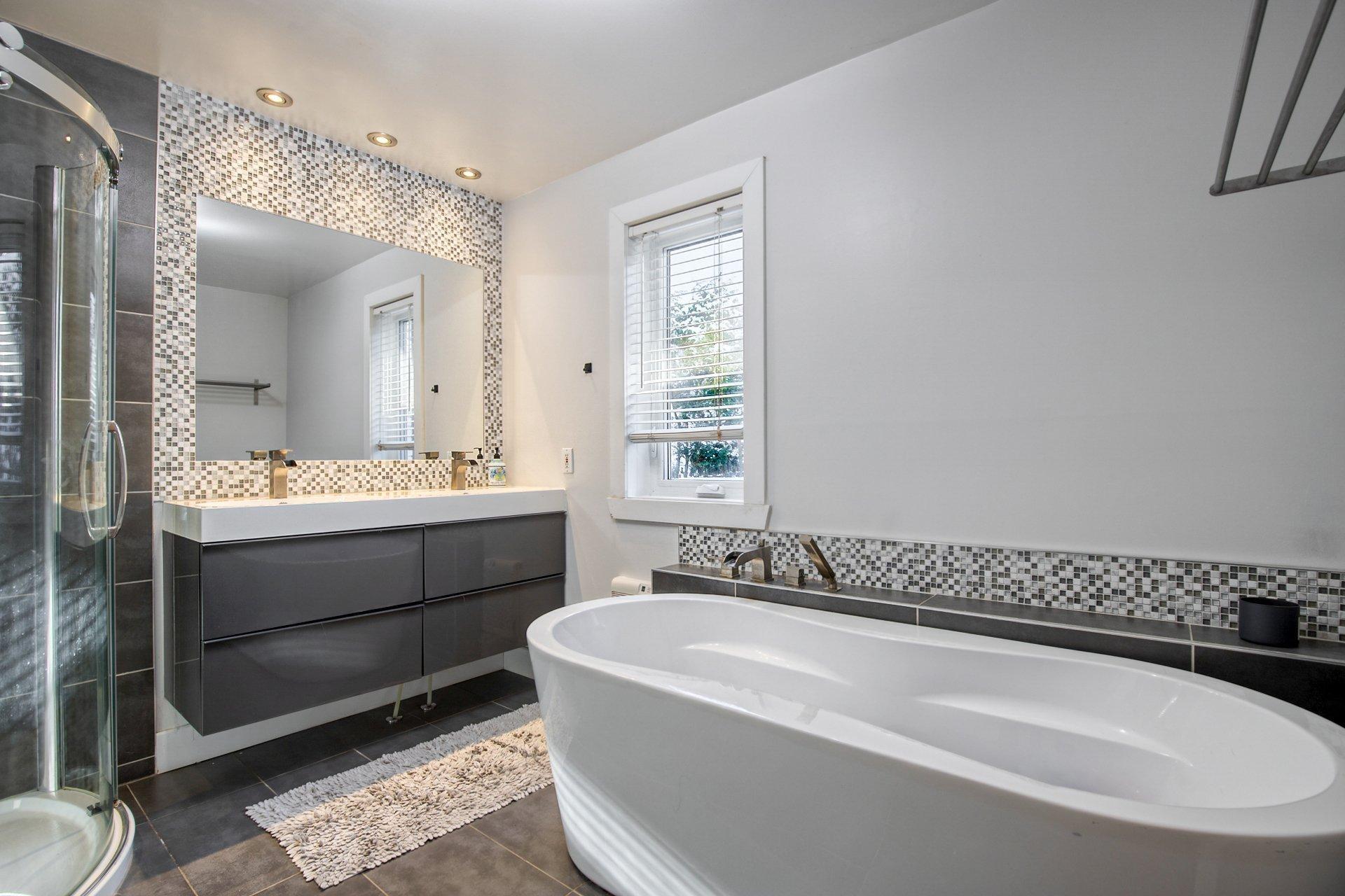 









11


Av. du Mont-St-Bruno

,
Sainte-Julie,




QC
J3E2Z8

