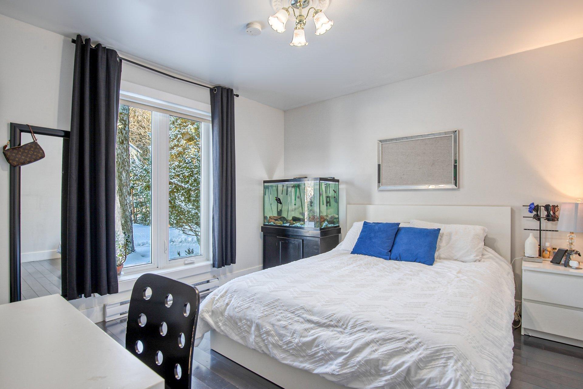 









11


Av. du Mont-St-Bruno

,
Sainte-Julie,




QC
J3E2Z8

