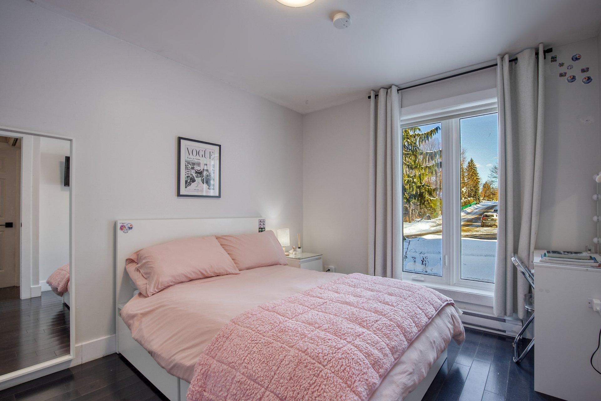 









11


Av. du Mont-St-Bruno

,
Sainte-Julie,




QC
J3E2Z8


