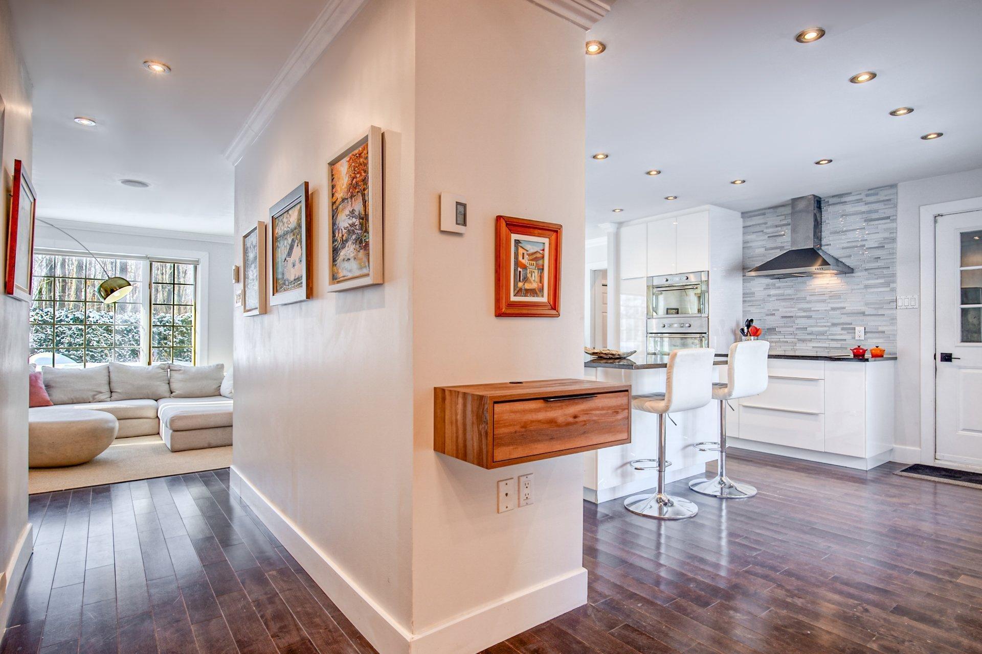 









11


Av. du Mont-St-Bruno

,
Sainte-Julie,




QC
J3E2Z8

