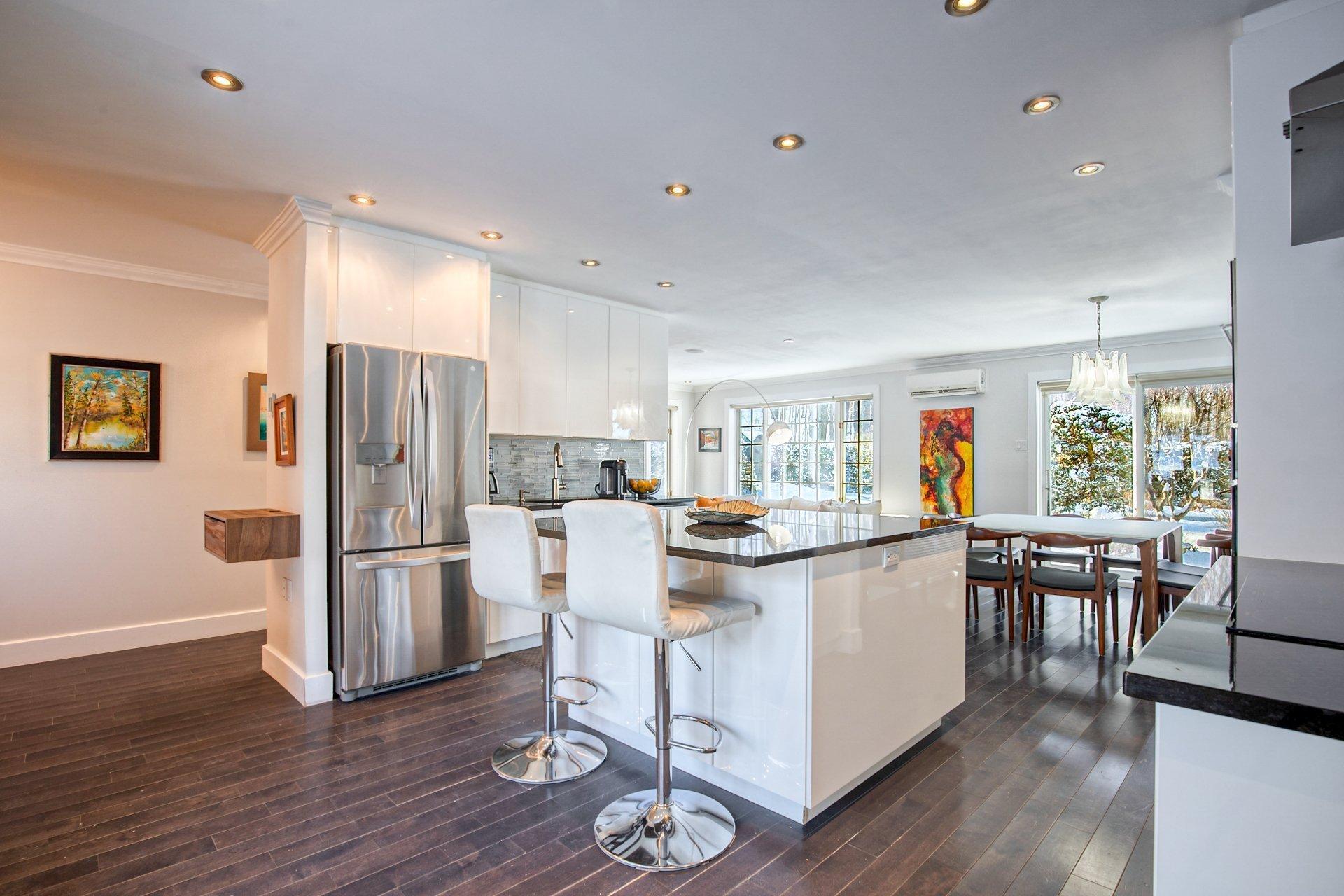 









11


Av. du Mont-St-Bruno

,
Sainte-Julie,




QC
J3E2Z8

