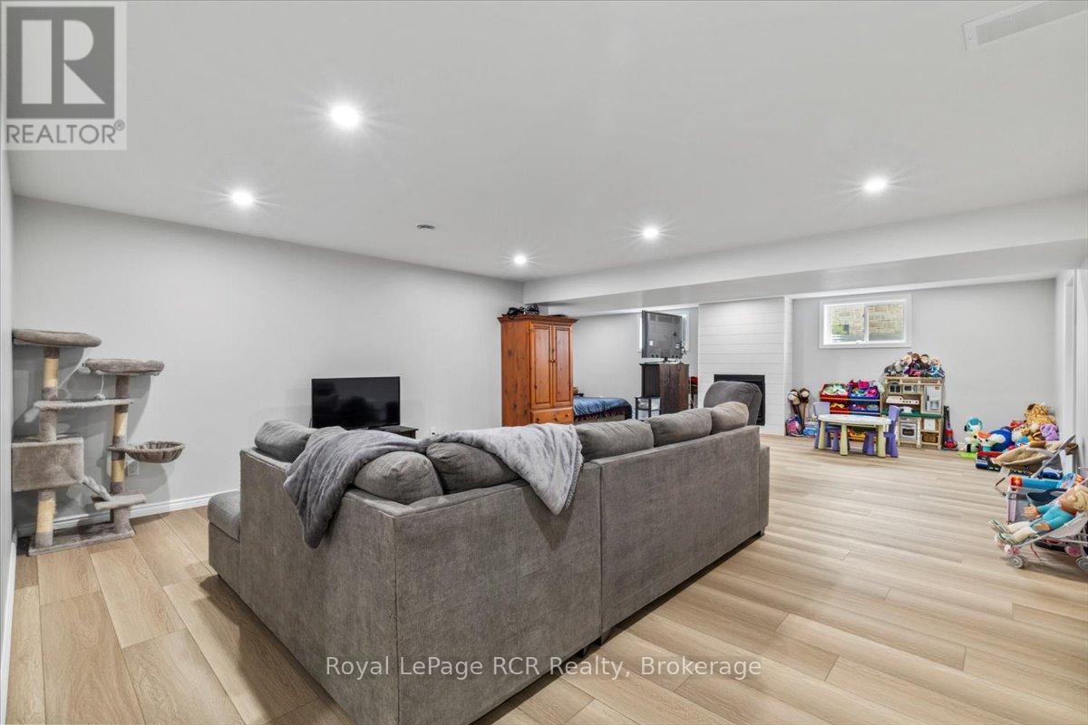 












7 MILL STREET

,
West Grey,




Ontario
N0G1S0

