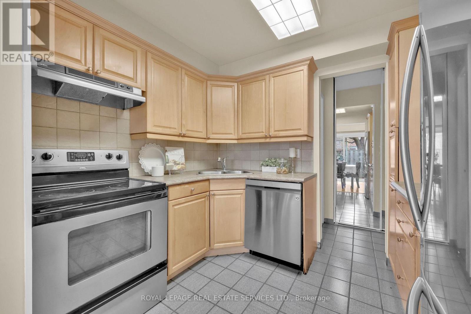 












70 - 3125 FIFTH LINE W

,
Mississauga,




Ontario
L5L3S8

