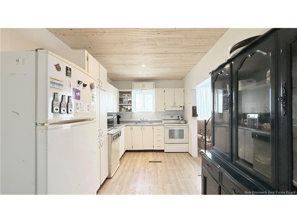 









3669


Morais

,
Bas-Caraquet,




NB
E1W 5Y1

