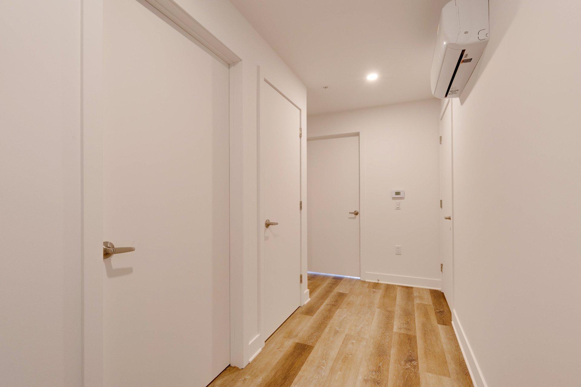 









1640


Boul. de la Côte-Vertu

, 402,
Montréal (Saint-Laurent),




QC
H4L2A2

