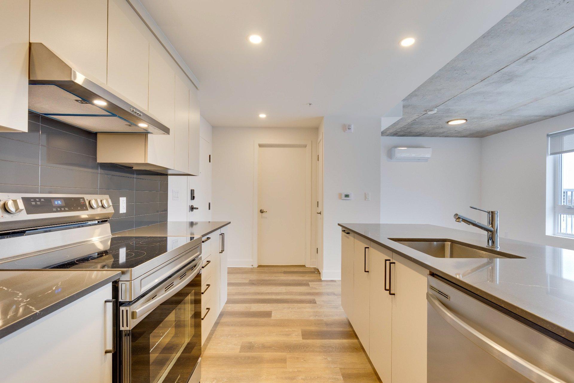 









1640


Boul. de la Côte-Vertu

, 402,
Montréal (Saint-Laurent),




QC
H4L2A2

