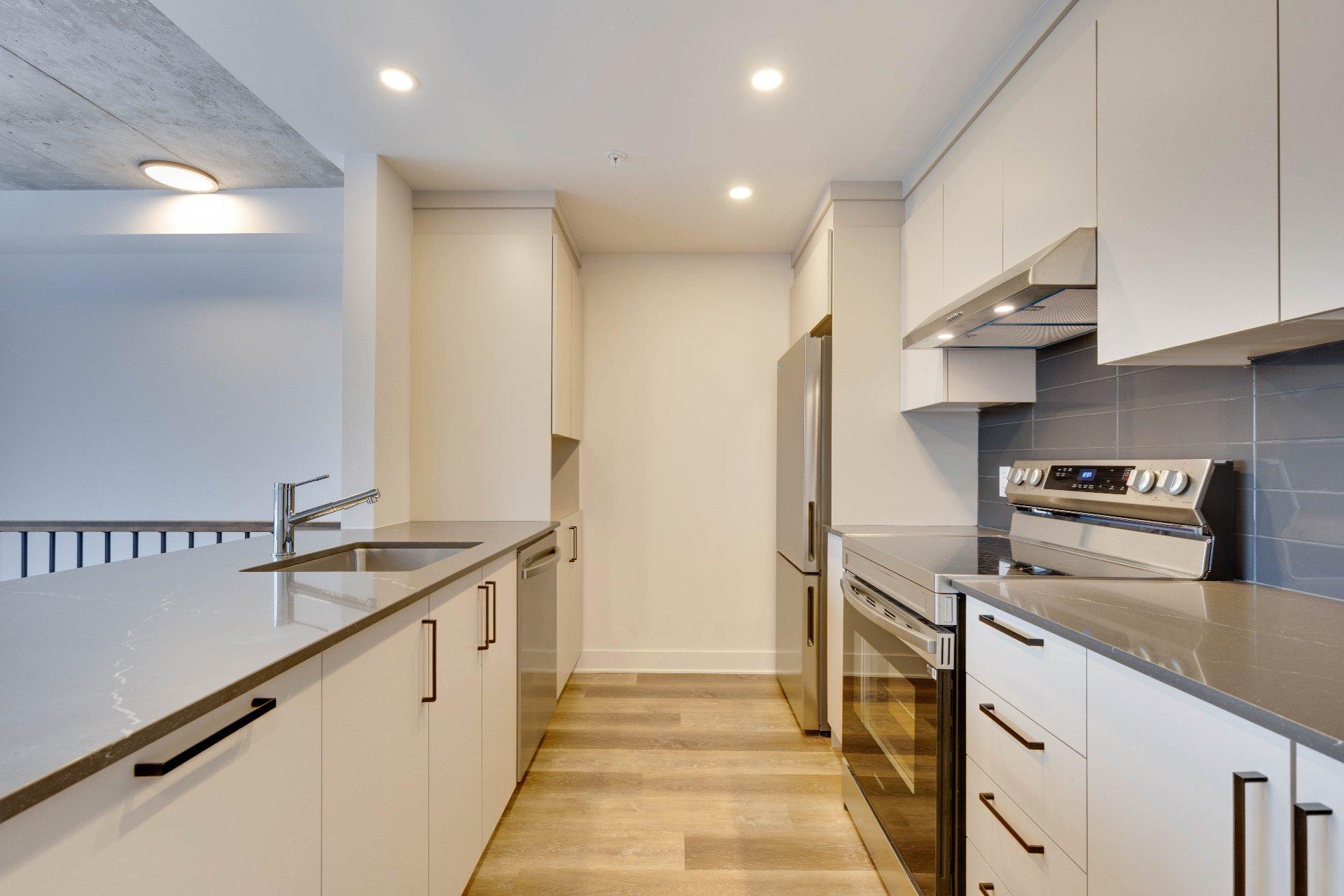 









1640


Boul. de la Côte-Vertu

, 402,
Montréal (Saint-Laurent),




QC
H4L2A2

