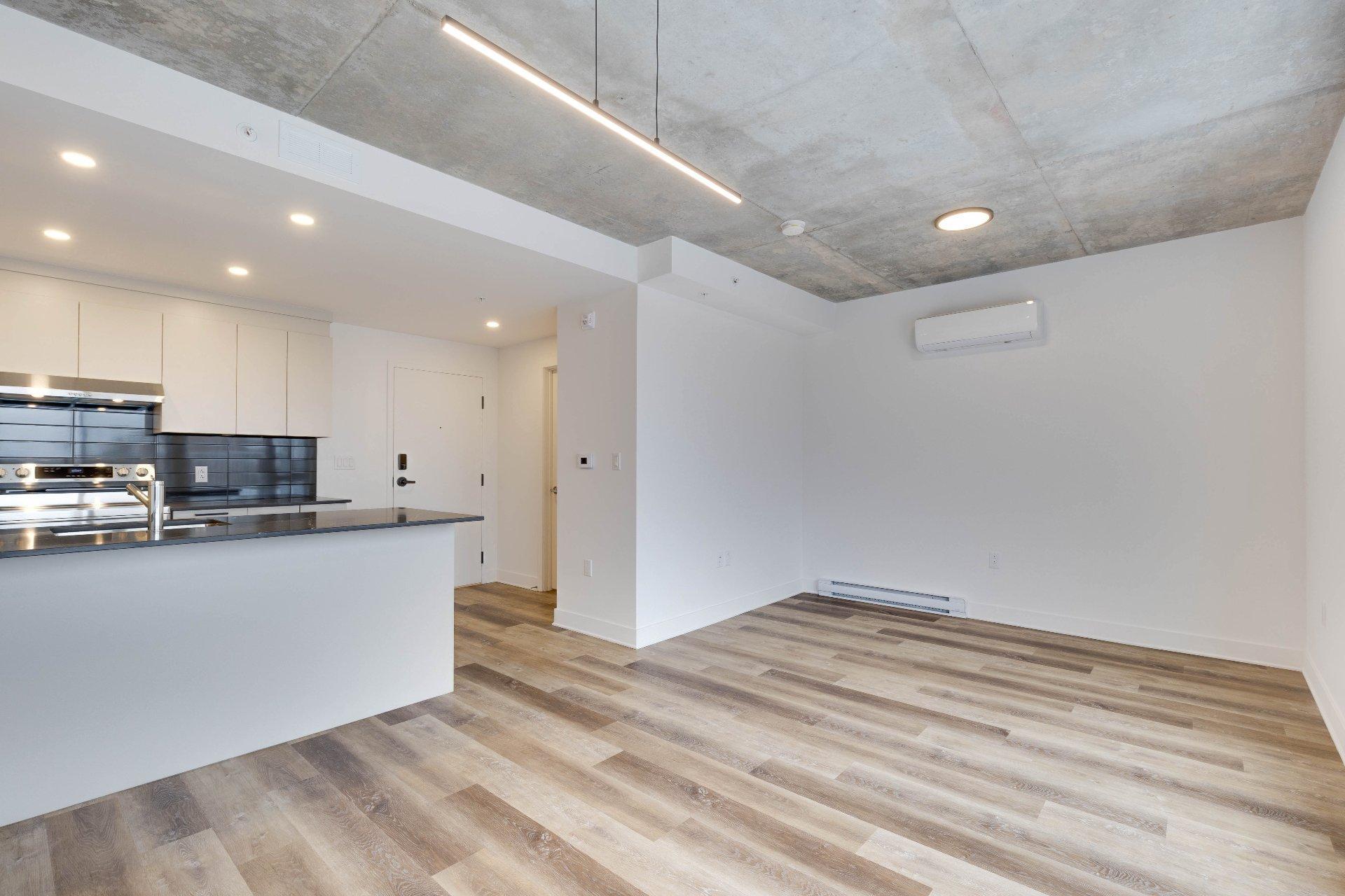 









1640


Boul. de la Côte-Vertu

, 402,
Montréal (Saint-Laurent),




QC
H4L2A2

