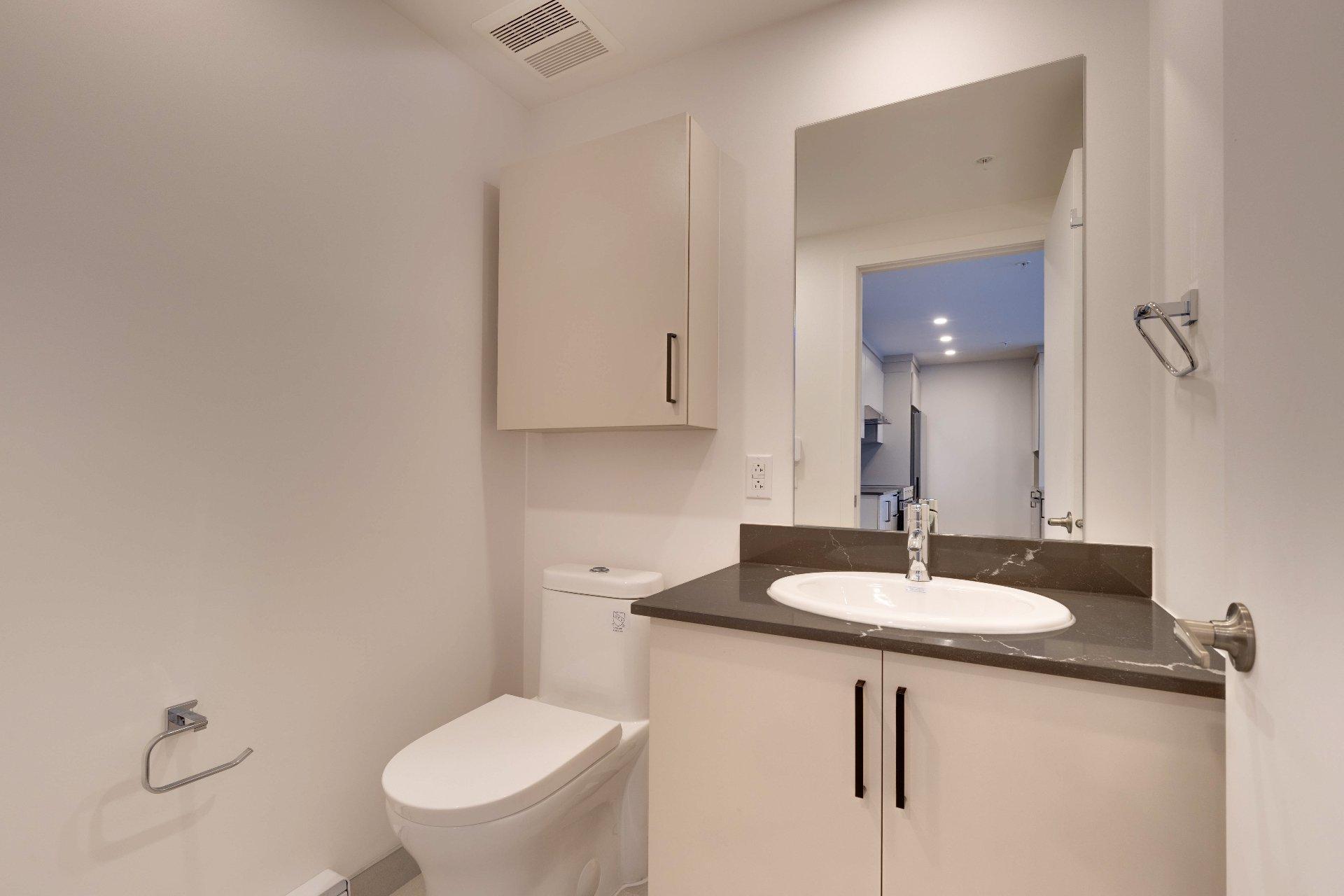 









1640


Boul. de la Côte-Vertu

, 402,
Montréal (Saint-Laurent),




QC
H4L2A2

