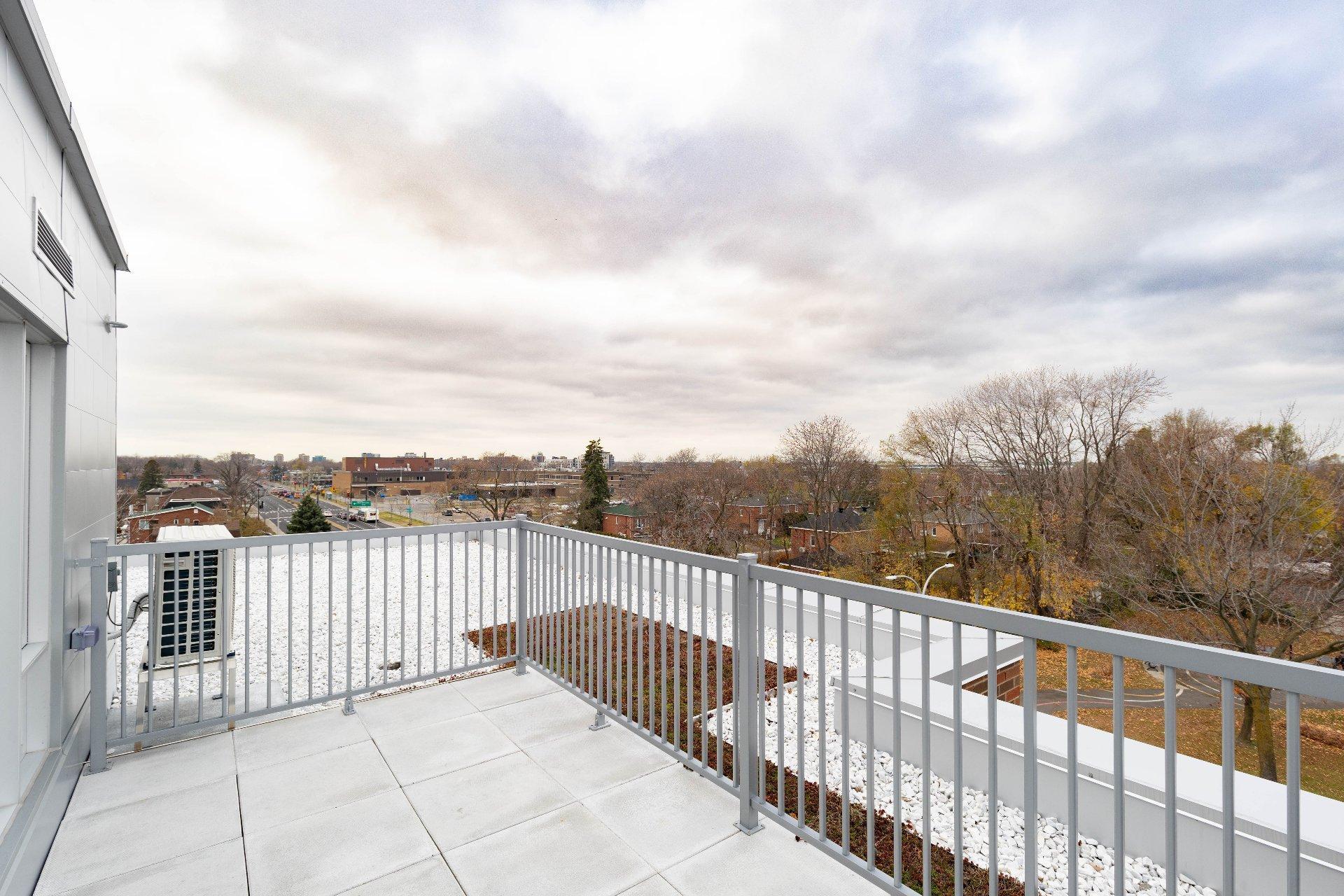 









1640


Boul. de la Côte-Vertu

, 402,
Montréal (Saint-Laurent),




QC
H4L2A2

