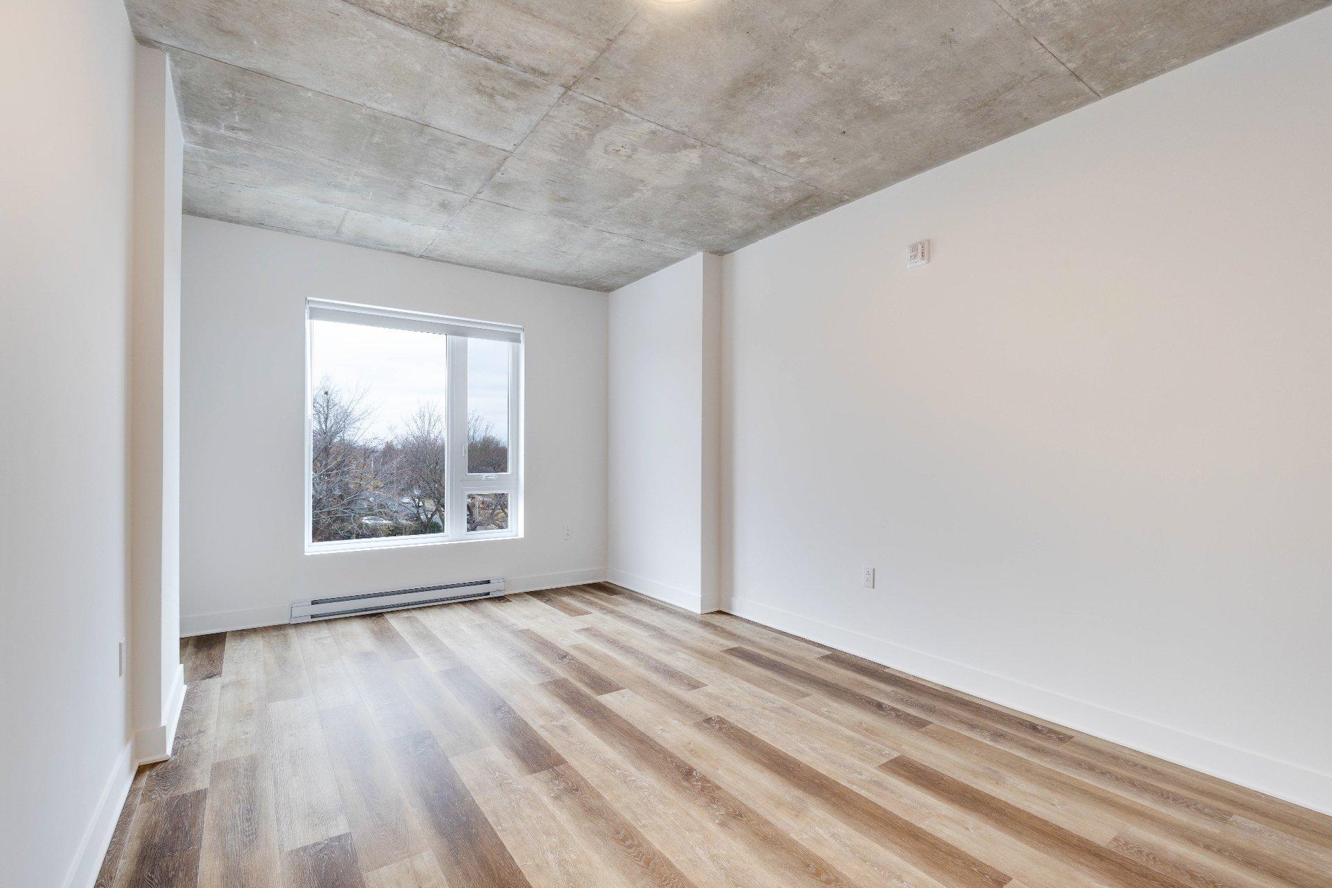 









1640


Boul. de la Côte-Vertu

, 402,
Montréal (Saint-Laurent),




QC
H4L2A2

