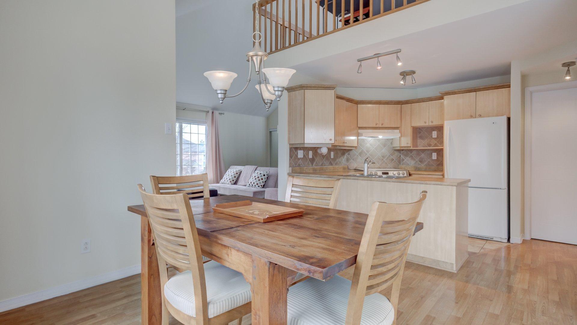









319


Rue Damien-Benoît

,
Mont-Saint-Hilaire,




QC
J3H6B2


