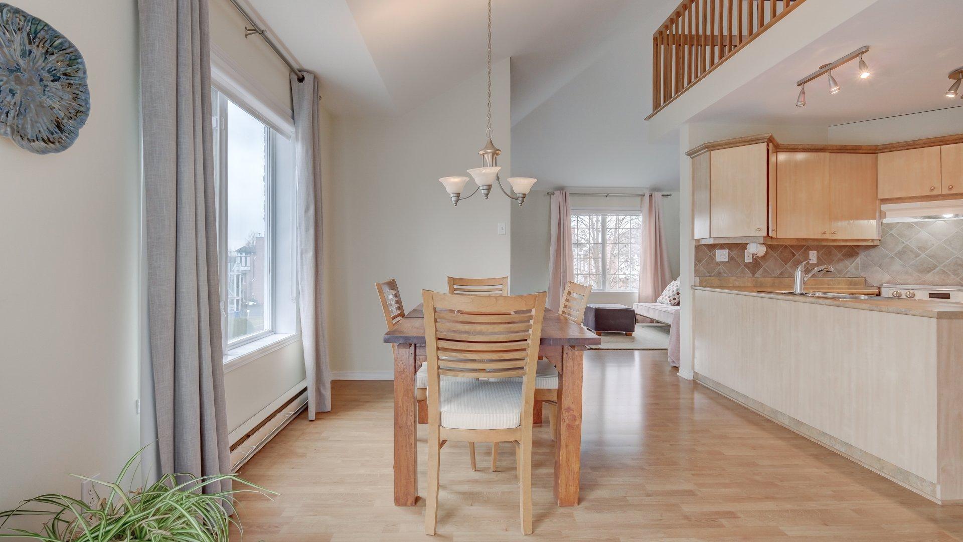 









319


Rue Damien-Benoît

,
Mont-Saint-Hilaire,




QC
J3H6B2

