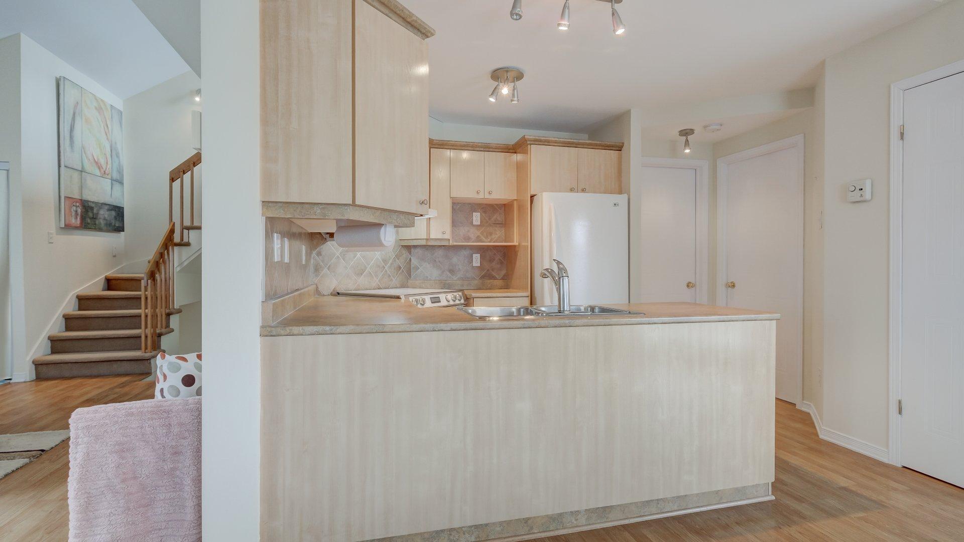 









319


Rue Damien-Benoît

,
Mont-Saint-Hilaire,




QC
J3H6B2

